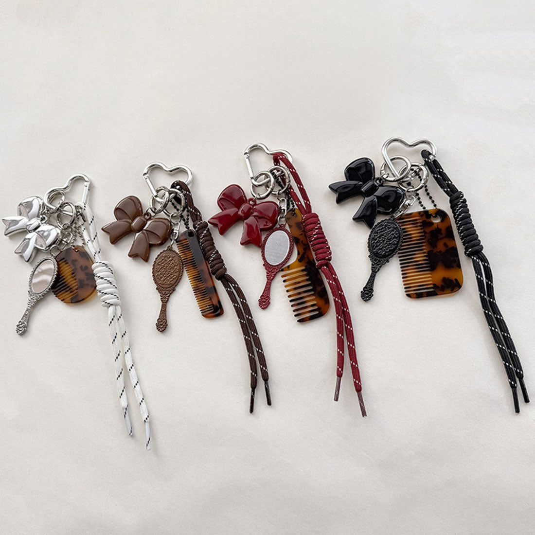 リアルスタイル REAL STYLE ストラップ バッグチャーム パラコード レディース じゃらじゃら キーホルダー おしゃれ 鍵 ハート リボン べっ甲風 ミラー コーム 雑貨 (ブラウン) ブラウン