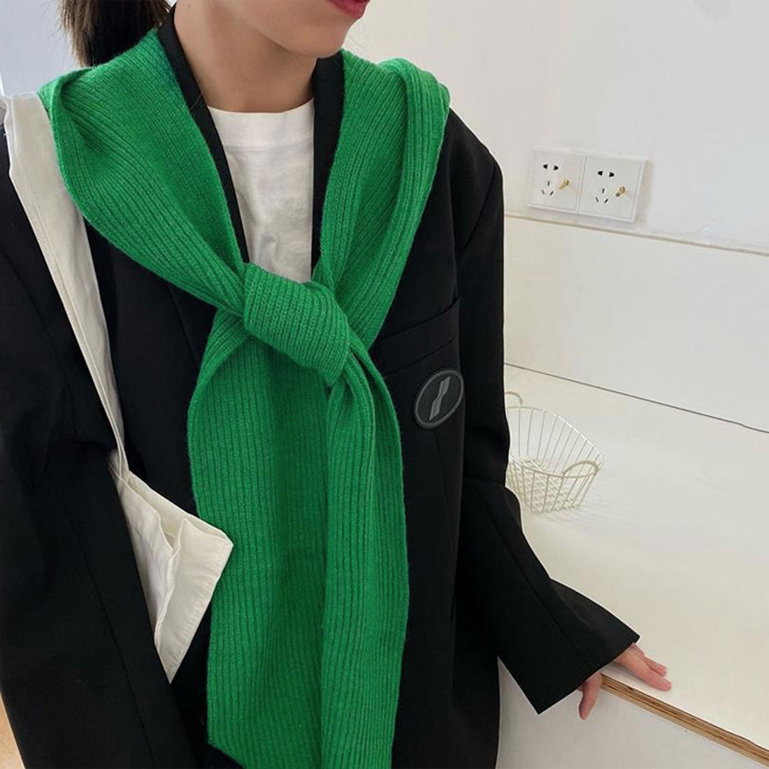 リアルスタイル REAL STYLE マフラー ストール フード付き ネックウォーマー ショール レディース ニット バラクラバ 秋冬 防寒 暖かい 肩掛け おしゃれ 無地 保温 (グリーン) グリーン