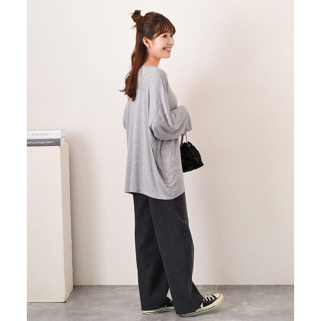 リアルスタイル REAL STYLE 剪裁上衣 女士 長袖 白 黑色 大尺碼 春 夏 秋 寬鬆 罩衫 長T 長袖T恤 連衣裙 素色 寬鬆 體型修飾 韓國時尚 真正韓國