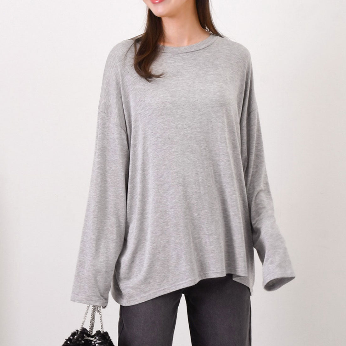 リアルスタイル REAL STYLE 剪裁上衣 女士 長袖 白 黑色 大尺碼 春 夏 秋 寬鬆 罩衫 長T 長袖T恤 連衣裙 素色 寬鬆 體型修飾 韓國時尚 真正韓國