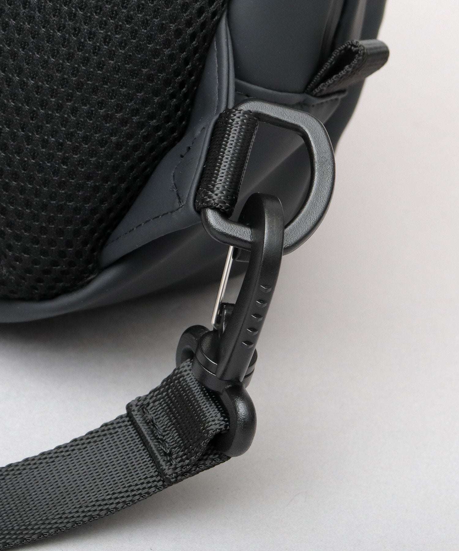 REGiSTA Sling Body Bag