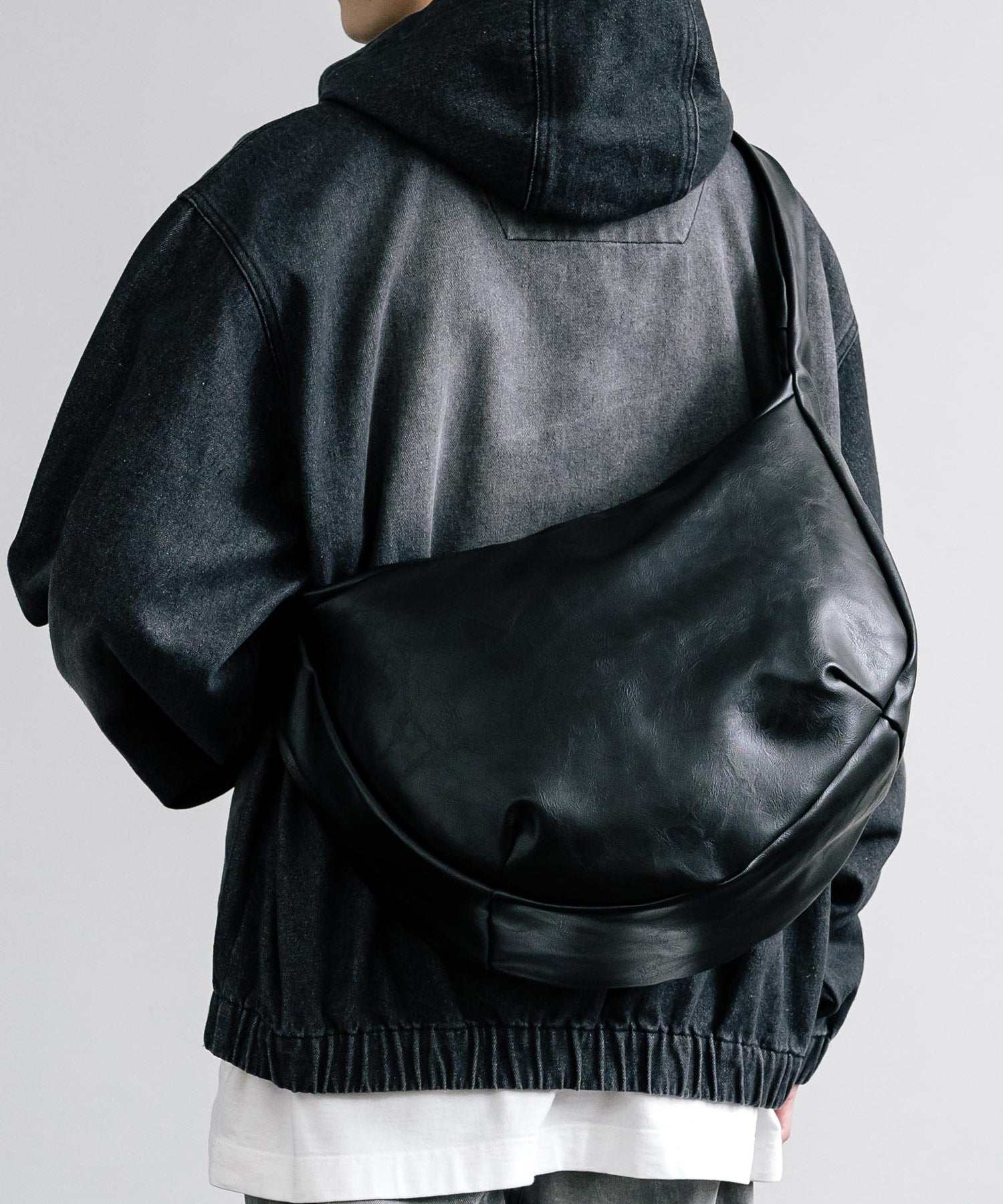 ロッキーモンロー Rocky Monroe 肩背包 PU 男士 女士 合成皮革 人造皮革 體包 斜背 肩背 A4 素色 簡約 旅行 休閒 乾淨利落 14290