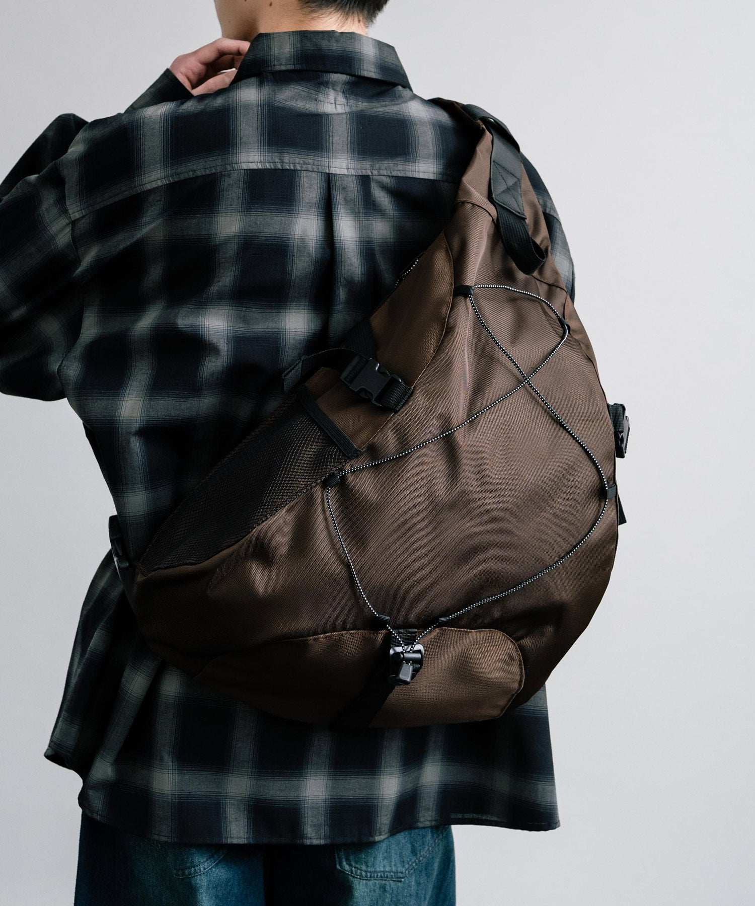 ロッキーモンロー Rocky Monroe 身體包 男士 女士 斜背包 單肩包 鞄 三角 斜背 肩背 A4 大容量 寬底 旅行 健身 簡約 休閒 14289