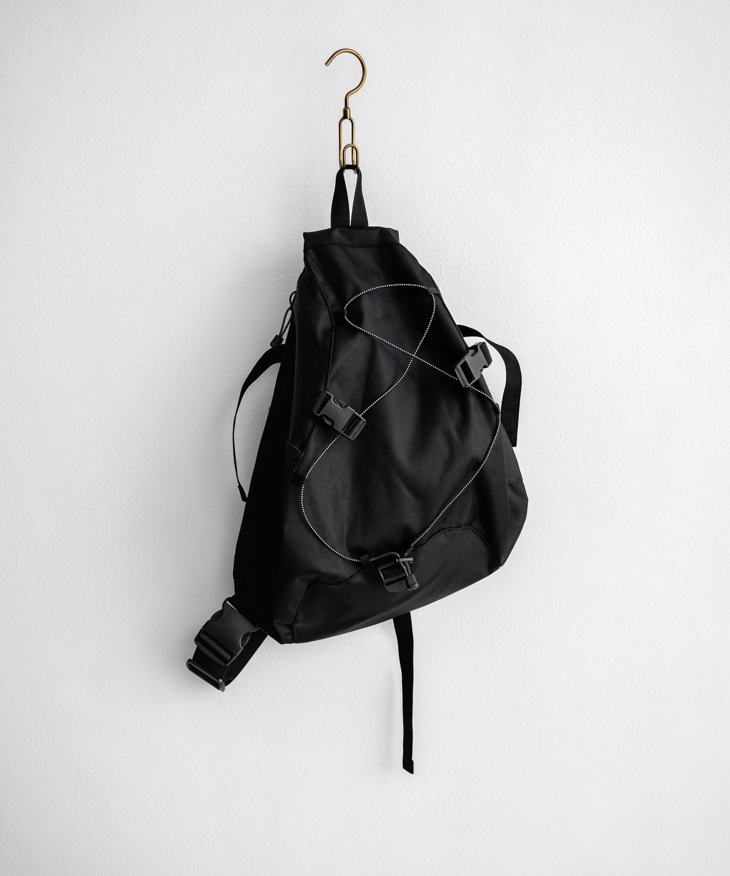 Rocky Monroe Body Bag for Men and Women Sling One Shoulder Bag Triangle Crossbody Shoulder Bag A4 Large Capacity Wide Gusset Travel Gym Simple Casual 14289