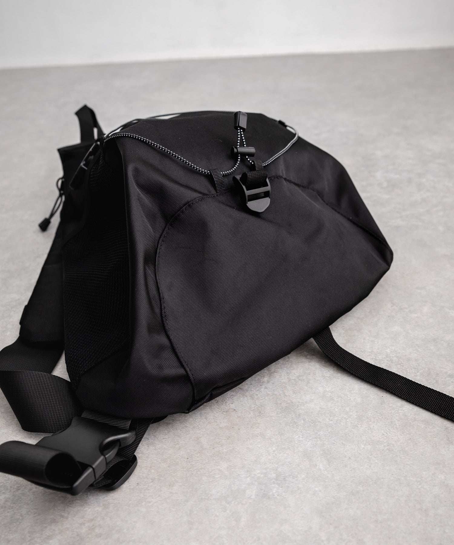 Rocky Monroe Body Bag for Men and Women Sling One Shoulder Bag Triangle Crossbody Shoulder Bag A4 Large Capacity Wide Gusset Travel Gym Simple Casual 14289