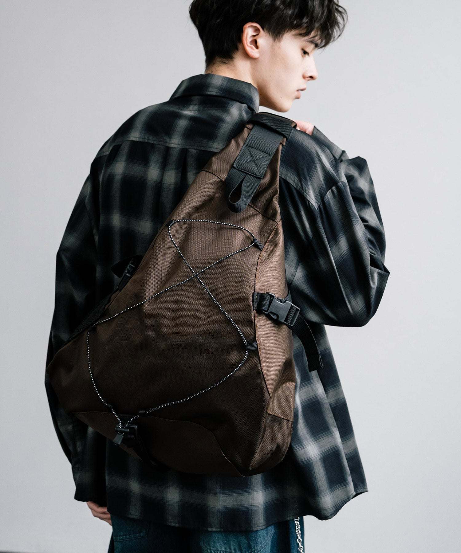 ロッキーモンロー Rocky Monroe 身體包 男士 女士 斜背包 單肩包 鞄 三角 斜背 肩背 A4 大容量 寬底 旅行 健身 簡約 休閒 14289