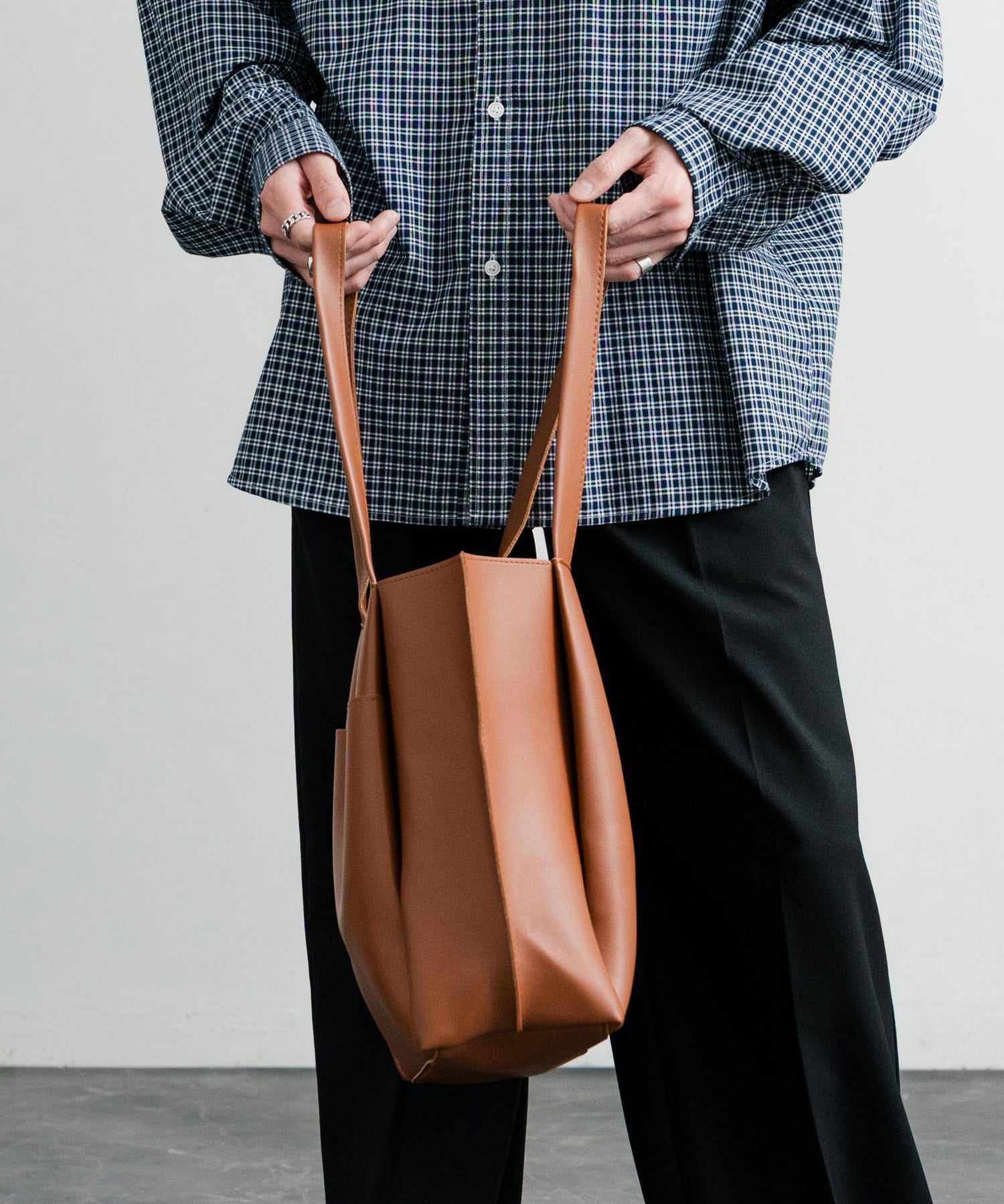 ロッキーモンロー Rocky Monroe トートバッグ 肩掛け ポーチ メンズ レディース フェイクレザー PU 合成皮革 ショルダー 手提げ サブ 鞄 A4収納 モード シンプル 14772 (ベージュ) ベージュ