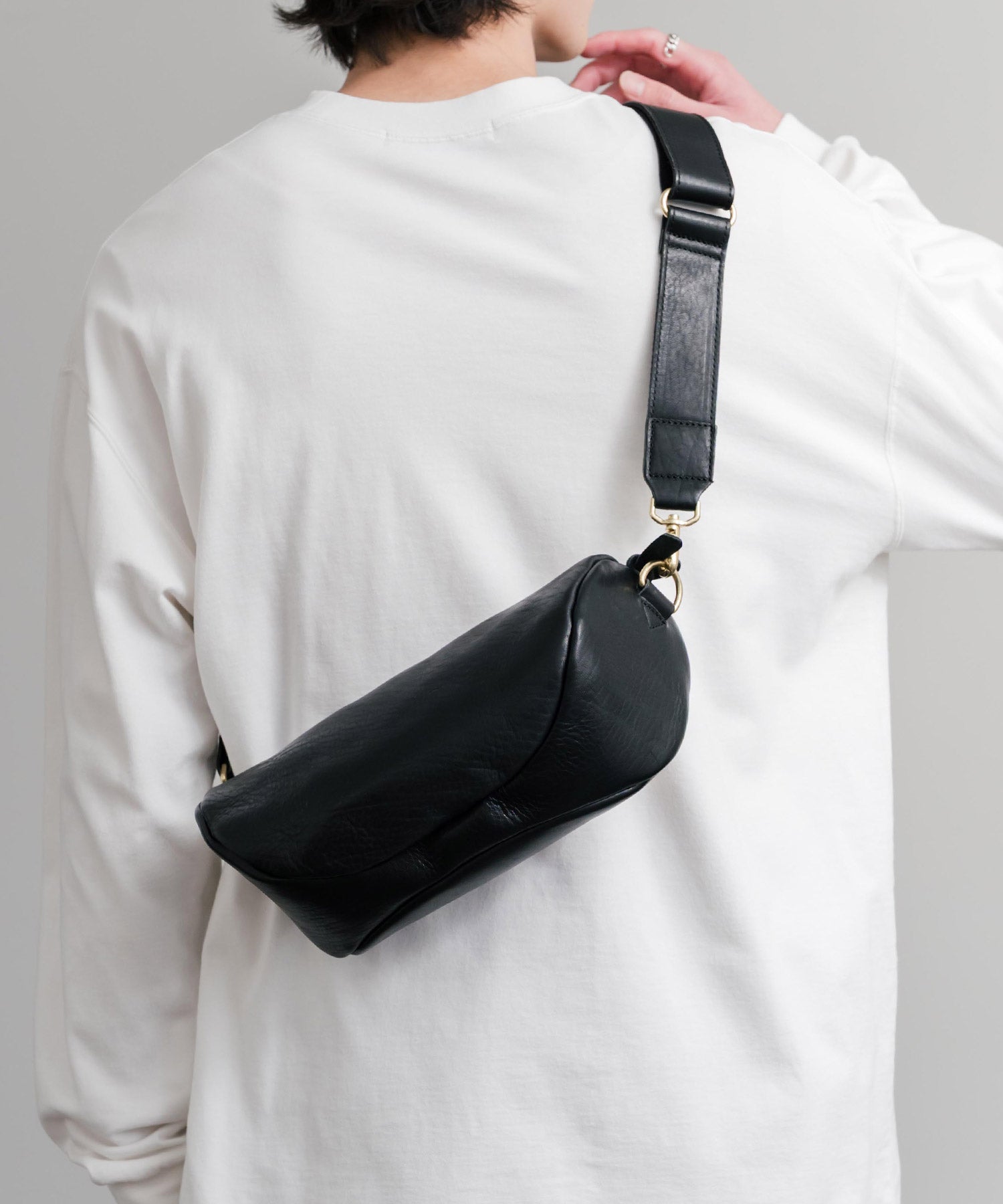 ロッキーモンロー Rocky Monroe ショルダーバッグ レザー 牛革 メンズ レディース 軽量 オイルレザー 姫路レザー 日本製 Butler Verner Sails JI-3001 15213 (ブラック) ブラック