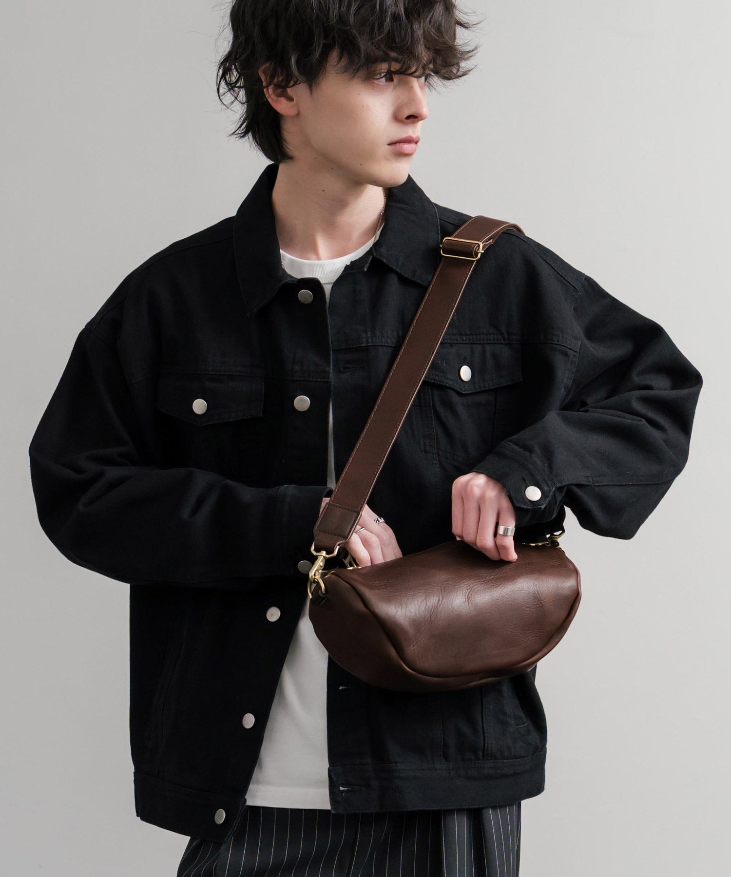 ロッキーモンロー Rocky Monroe ショルダーバッグ レザー 牛革 メンズ レディース 軽量 オイルレザー 姫路レザー 日本製 Butler Verner Sails JI-3001 15213 (ブラック) ブラック