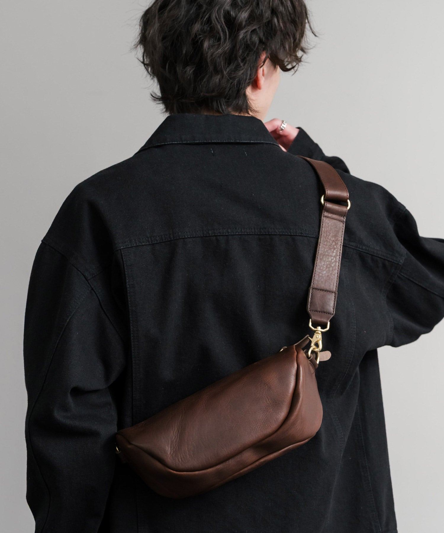 ロッキーモンロー Rocky Monroe ショルダーバッグ レザー 牛革 メンズ レディース 軽量 オイルレザー 姫路レザー 日本製 Butler Verner Sails JI-3001 15213 (ブラック) ブラック