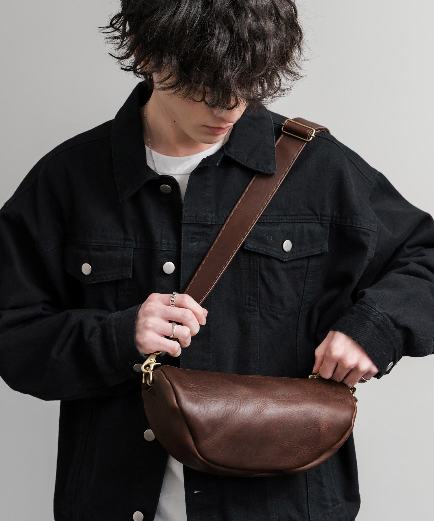 ロッキーモンロー Rocky Monroe ショルダーバッグ レザー 牛革 メンズ レディース 軽量 オイルレザー 姫路レザー 日本製 Butler Verner Sails JI-3001 15213 (ブラック) ブラック