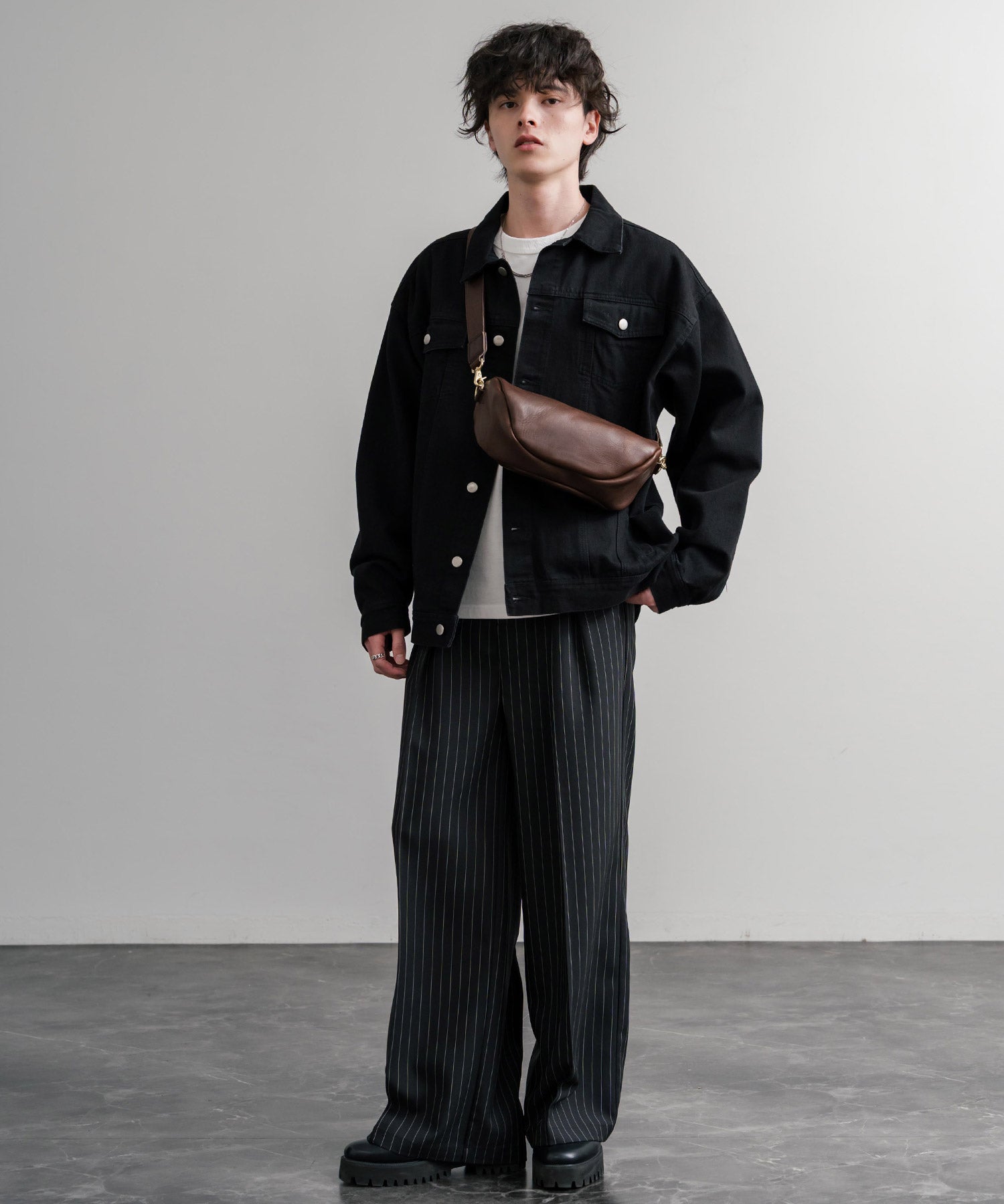 ロッキーモンロー Rocky Monroe ショルダーバッグ レザー 牛革 メンズ レディース 軽量 オイルレザー 姫路レザー 日本製 Butler Verner Sails JI-3001 15213 (ブラック) ブラック