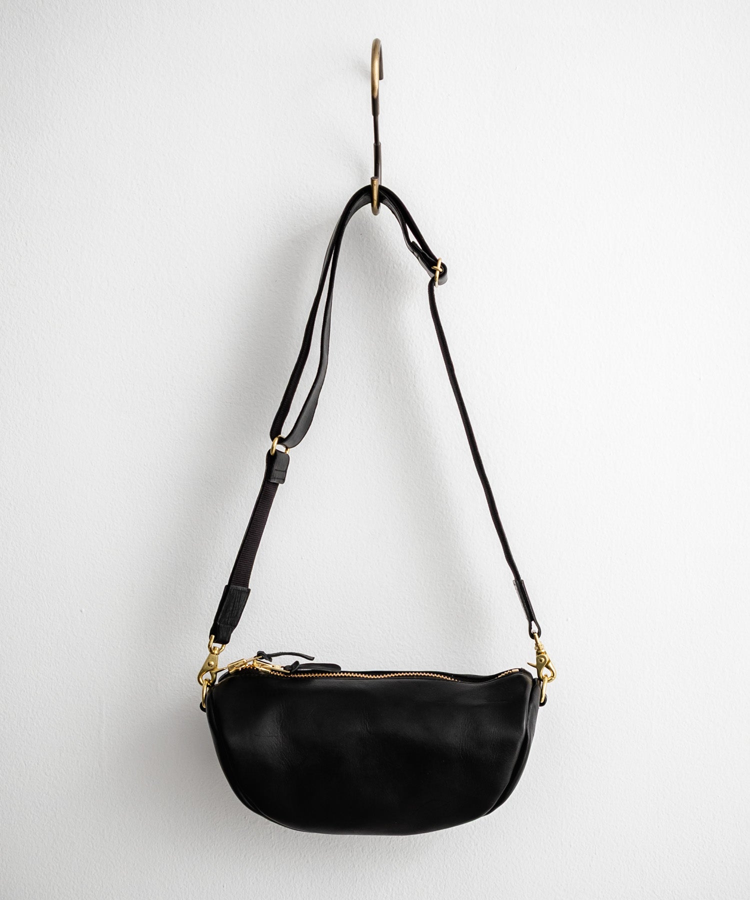 ロッキーモンロー Rocky Monroe ショルダーバッグ レザー 牛革 メンズ レディース 軽量 オイルレザー 姫路レザー 日本製 Butler Verner Sails JI-3001 15213 (ブラック) ブラック