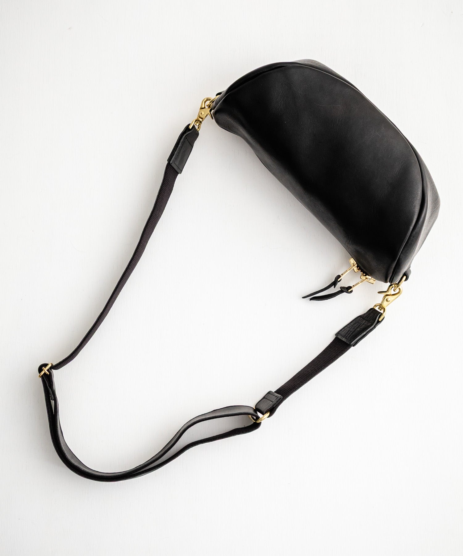 ロッキーモンロー Rocky Monroe ショルダーバッグ レザー 牛革 メンズ レディース 軽量 オイルレザー 姫路レザー 日本製 Butler Verner Sails JI-3001 15213 (ブラック) ブラック