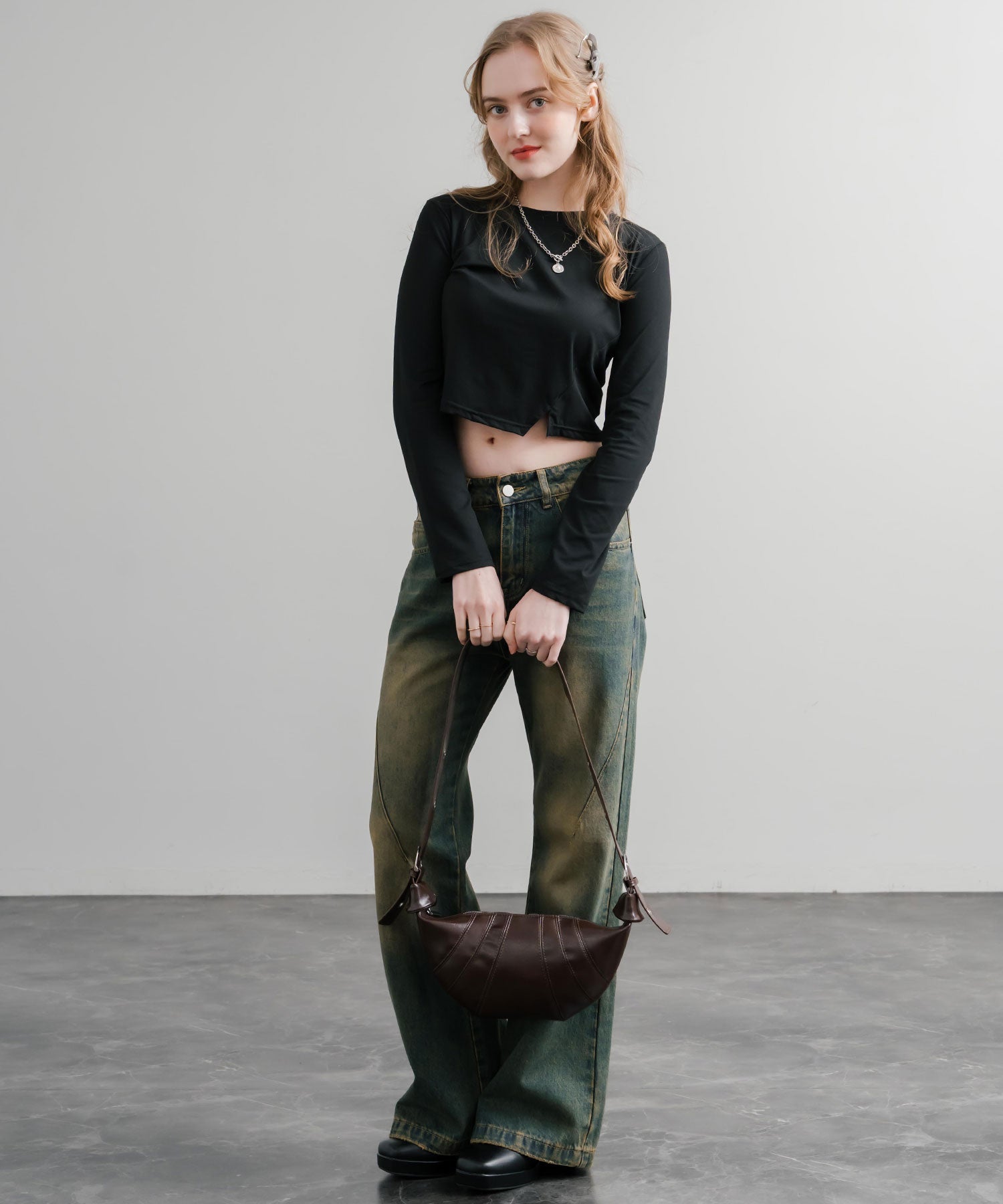 ロッキーモンロー Rocky Monroe ボディバッグ ショルダー クロワッサン型 無地 メンズ レディース ミニ サブ 肩掛け 斜め掛け 鞄 PUレザー 合成皮革 軽量 旅行 フェス 15510 (ブラック) ブラック