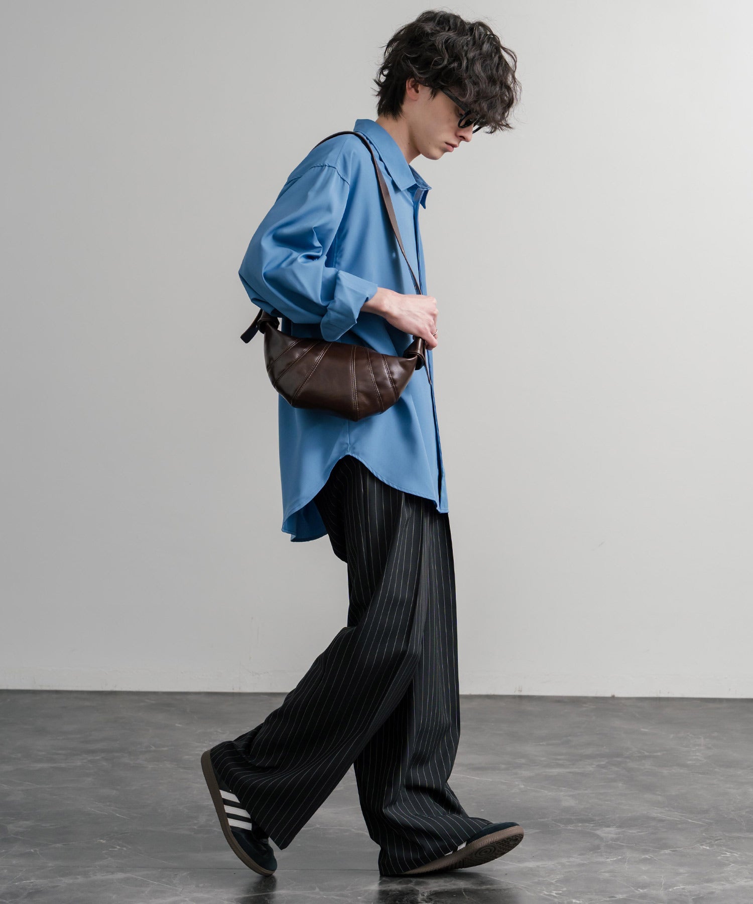 ロッキーモンロー Rocky Monroe ボディバッグ ショルダー クロワッサン型 無地 メンズ レディース ミニ サブ 肩掛け 斜め掛け 鞄 PUレザー 合成皮革 軽量 旅行 フェス 15510 (ブラック) ブラック