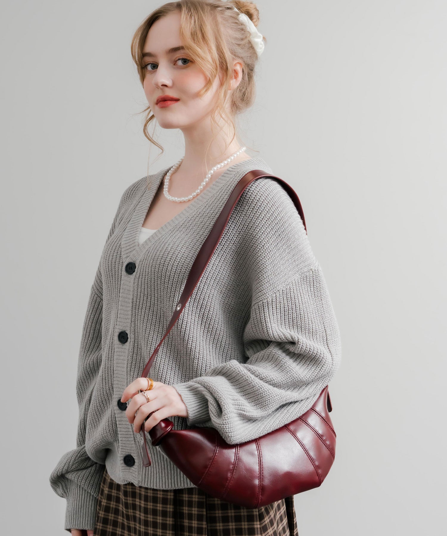 ロッキーモンロー Rocky Monroe ボディバッグ ショルダー クロワッサン型 無地 メンズ レディース ミニ サブ 肩掛け 斜め掛け 鞄 PUレザー 合成皮革 軽量 旅行 フェス 15510 (ブラック) ブラック