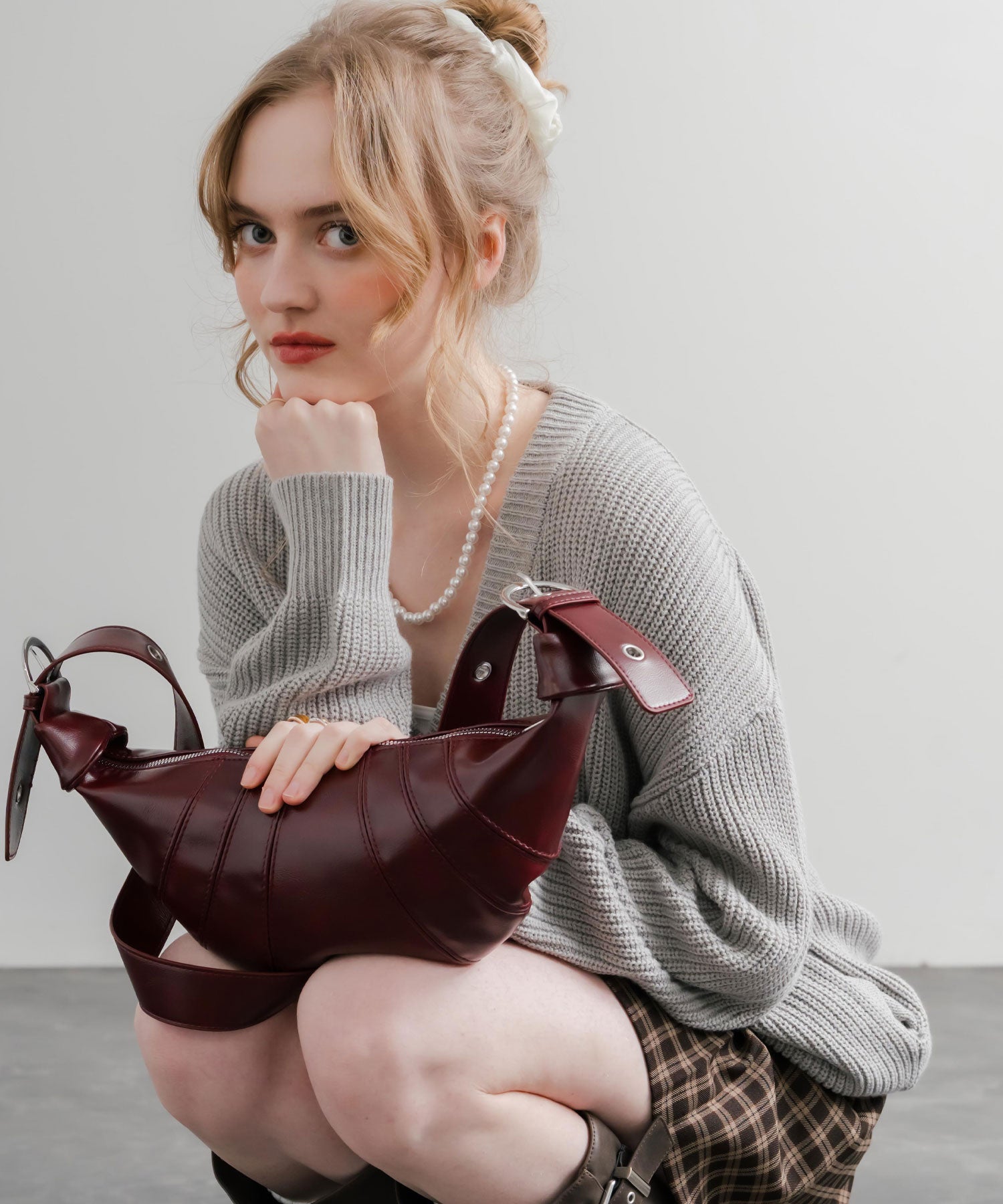 ロッキーモンロー Rocky Monroe ボディバッグ ショルダー クロワッサン型 無地 メンズ レディース ミニ サブ 肩掛け 斜め掛け 鞄 PUレザー 合成皮革 軽量 旅行 フェス 15510 (ブラック) ブラック