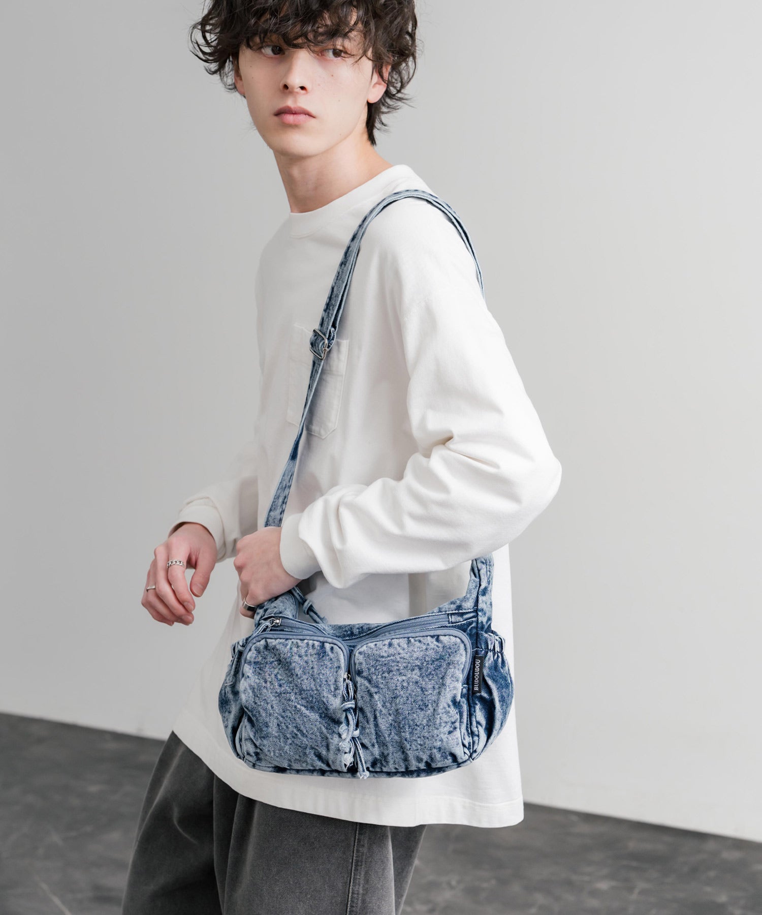 ロッキーモンロー Rocky Monroe ショルダーバッグ ヴィンテージ メンズ レディース 綿 コットン B5 通勤 通学 シンプル 無地 デニム 斜め掛け 肩かけ ライブ お出かけ 15507 (ブルー) ブルー