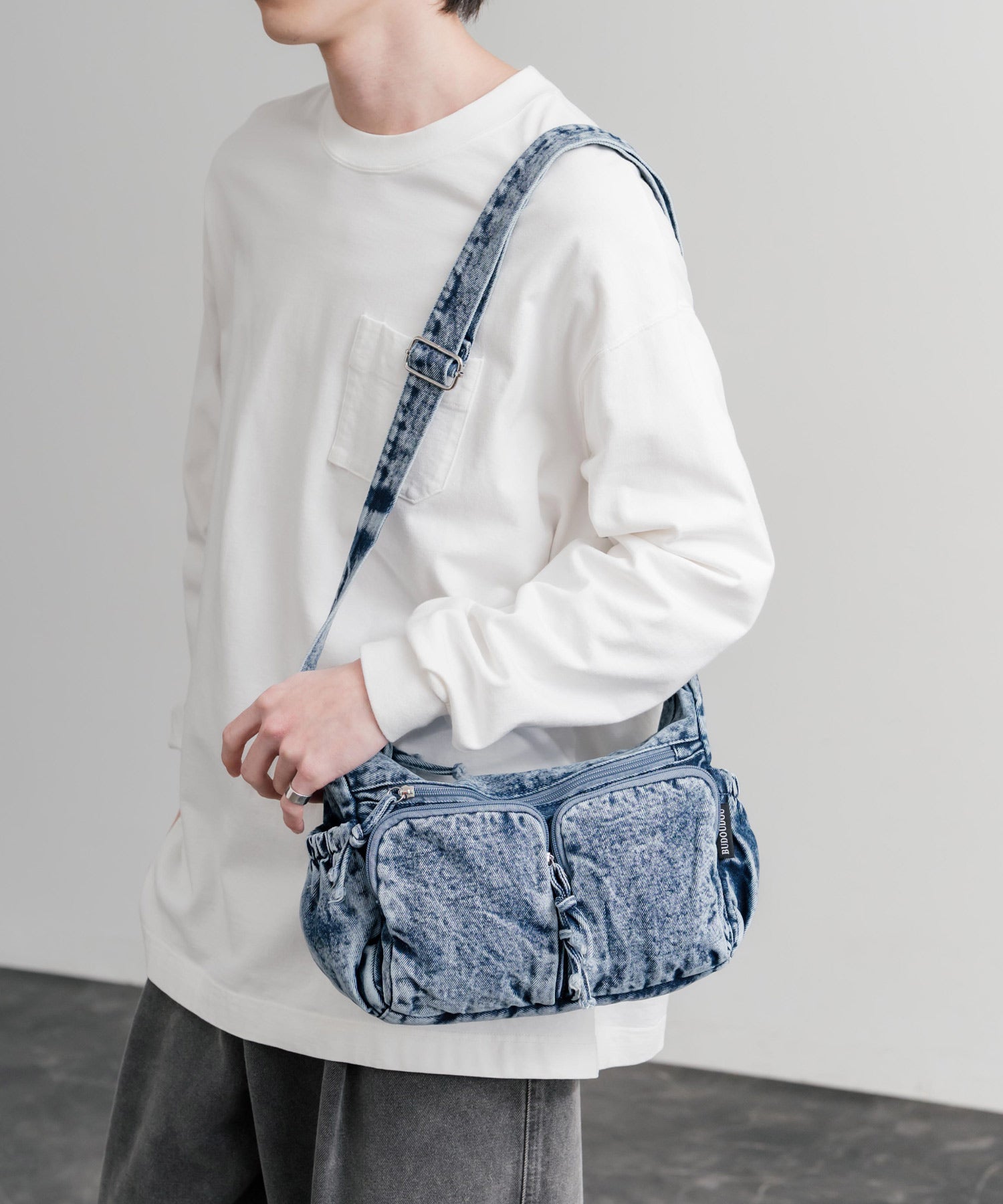 ロッキーモンロー Rocky Monroe ショルダーバッグ ヴィンテージ メンズ レディース 綿 コットン B5 通勤 通学 シンプル 無地 デニム 斜め掛け 肩かけ ライブ お出かけ 15507 (ブルー) ブルー