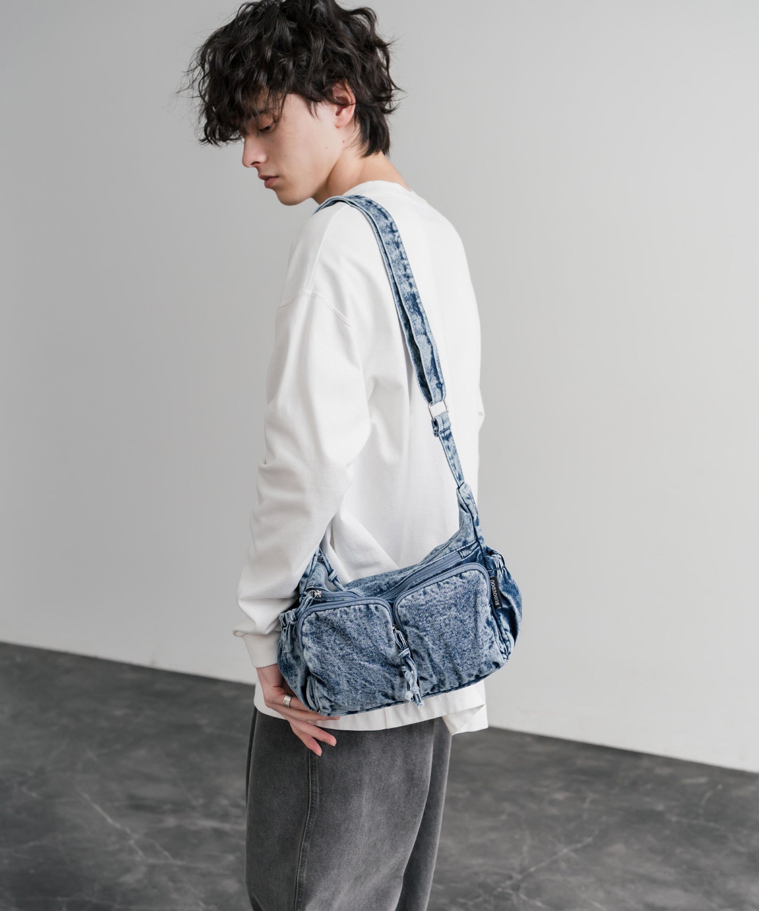 ロッキーモンロー Rocky Monroe ショルダーバッグ ヴィンテージ メンズ レディース 綿 コットン B5 通勤 通学 シンプル 無地 デニム 斜め掛け 肩かけ ライブ お出かけ 15507 (ブルー) ブルー