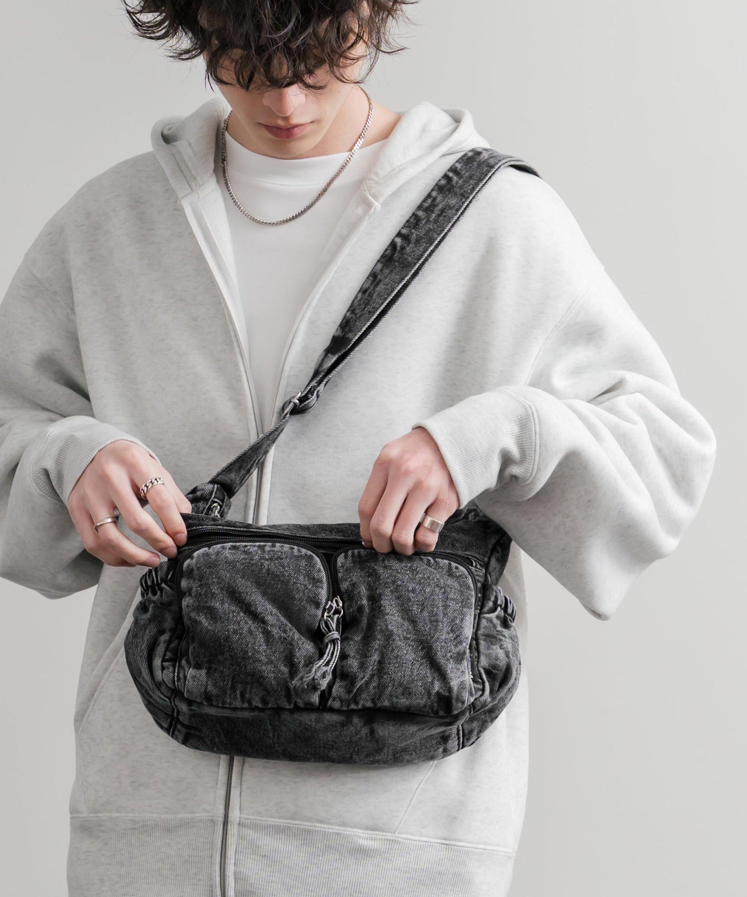 ロッキーモンロー Rocky Monroe ショルダーバッグ ヴィンテージ メンズ レディース 綿 コットン B5 通勤 通学 シンプル 無地 デニム 斜め掛け 肩かけ ライブ お出かけ 15507 (ブルー) ブルー