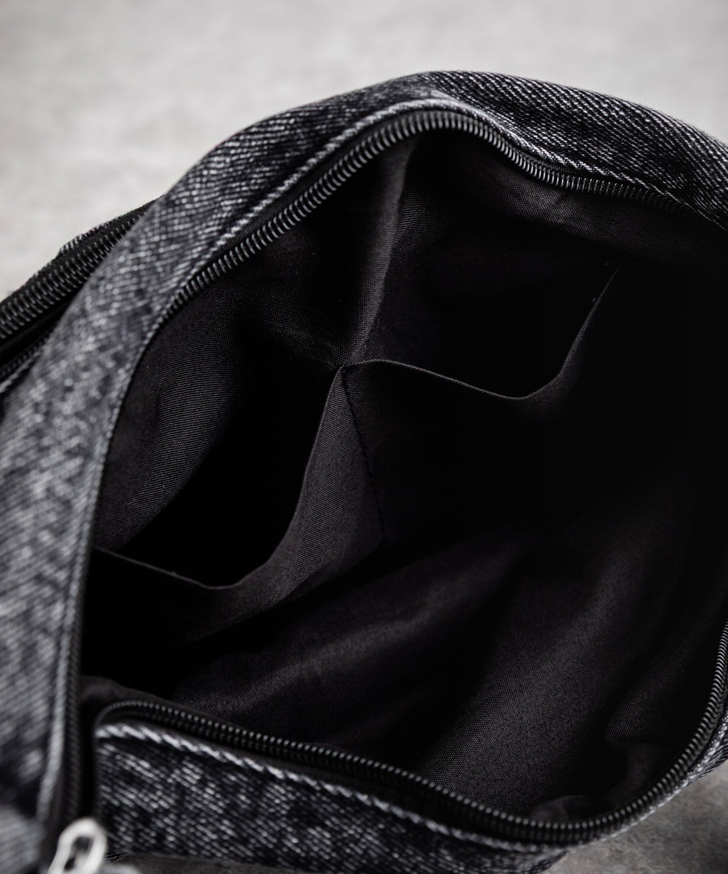 ロッキーモンロー Rocky Monroe ショルダーバッグ ヴィンテージ メンズ レディース 綿 コットン B5 通勤 通学 シンプル 無地 デニム 斜め掛け 肩かけ ライブ お出かけ 15507 (ブルー) ブルー