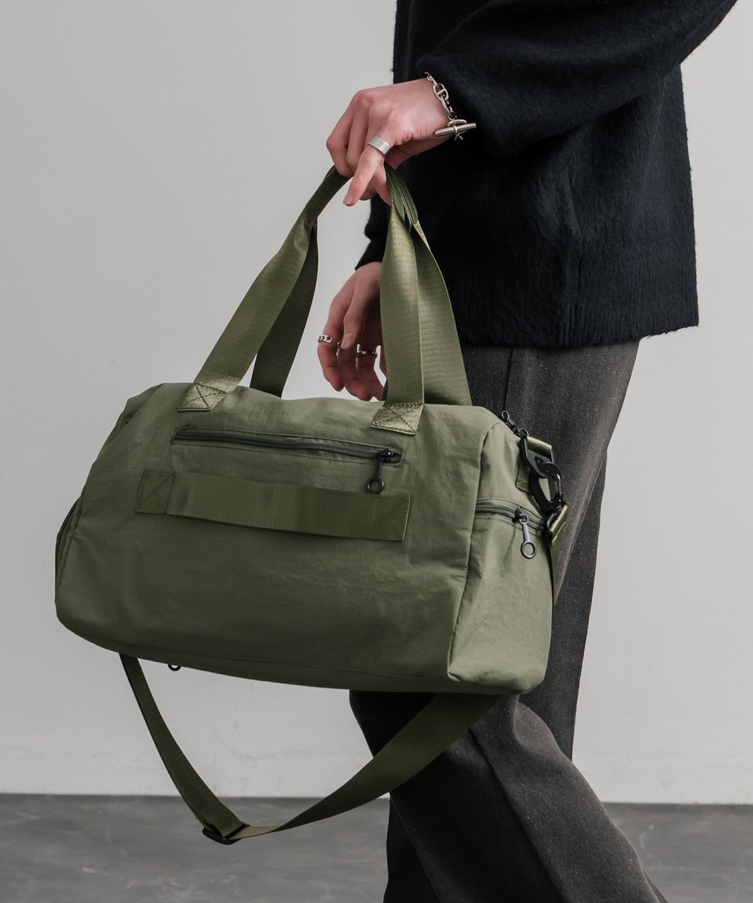 ロッキーモンロー Rocky Monroe ボストンバッグ 2WAY ショルダー ハンドル 大容量 メンズ レディース サブ キャリーオンベルト 肩掛け 斜め掛け 鞄 A4 軽量 無地 15508 (グリーン) グリーン