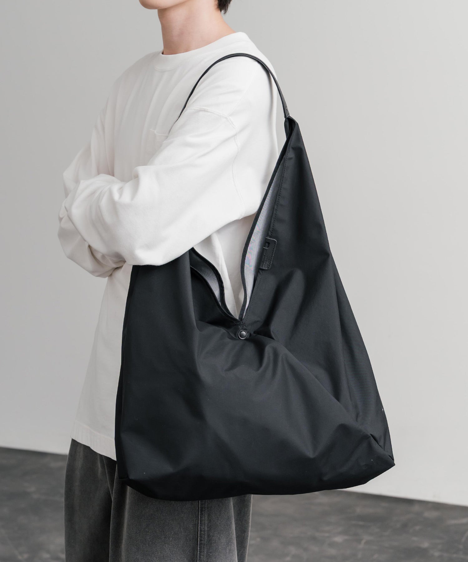 ロッキーモンロー Rocky Monroe トートバッグ メンズ レディース ショルダー 肩掛け 斜め掛け ハンド あずま袋 日本製 Butler Verner Sails JS-3028 15526 (ブラック) ブラック