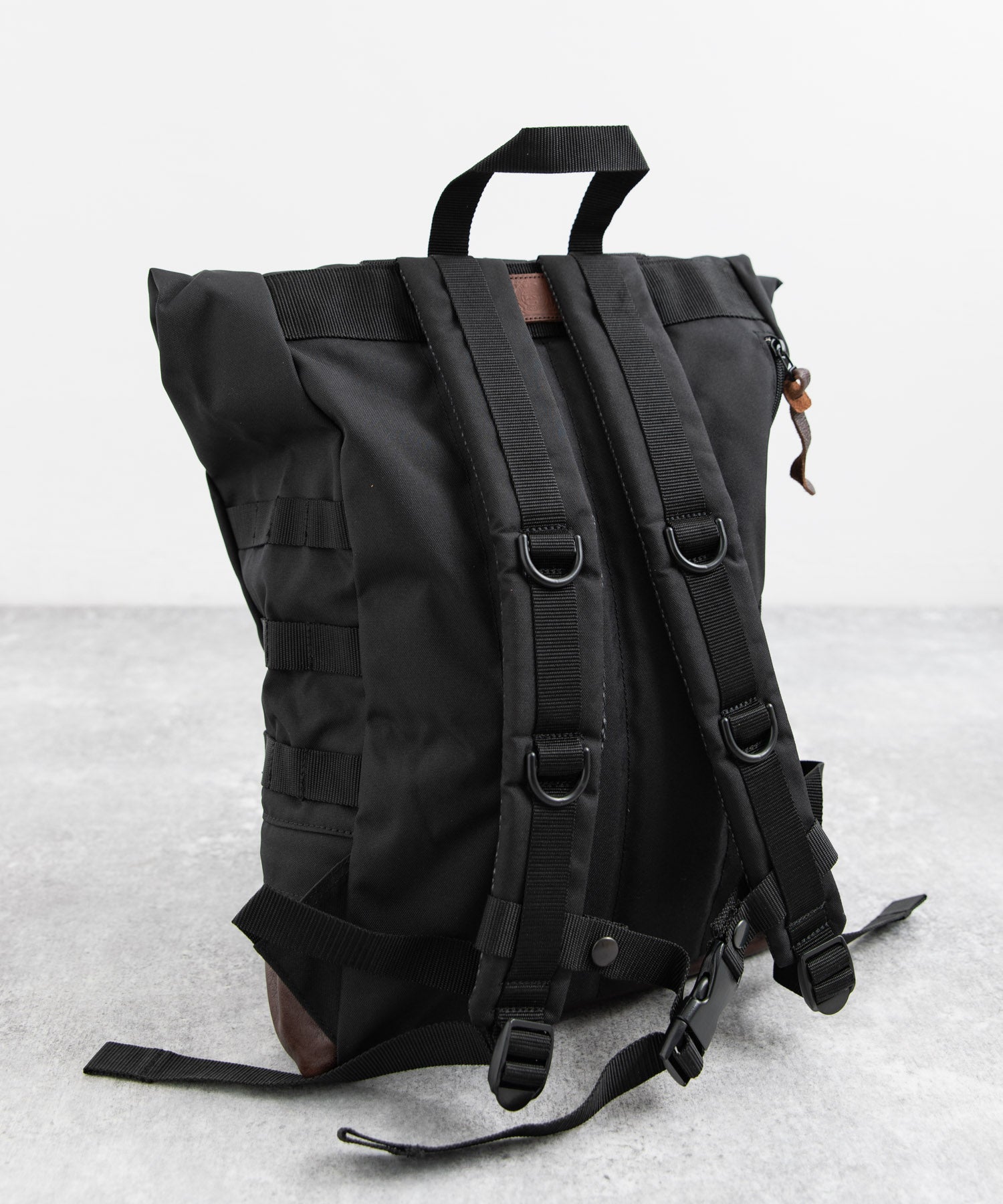 ロッキーモンロー Rocky Monroe リュック バックパック メンズ バッグ 鞄 大容量 本革 牛革 レザー コーデュラ610P ロールトップ カジュアル アウトドア 旅行 通勤 通学 日本製 国産 (ブラック) ブラック