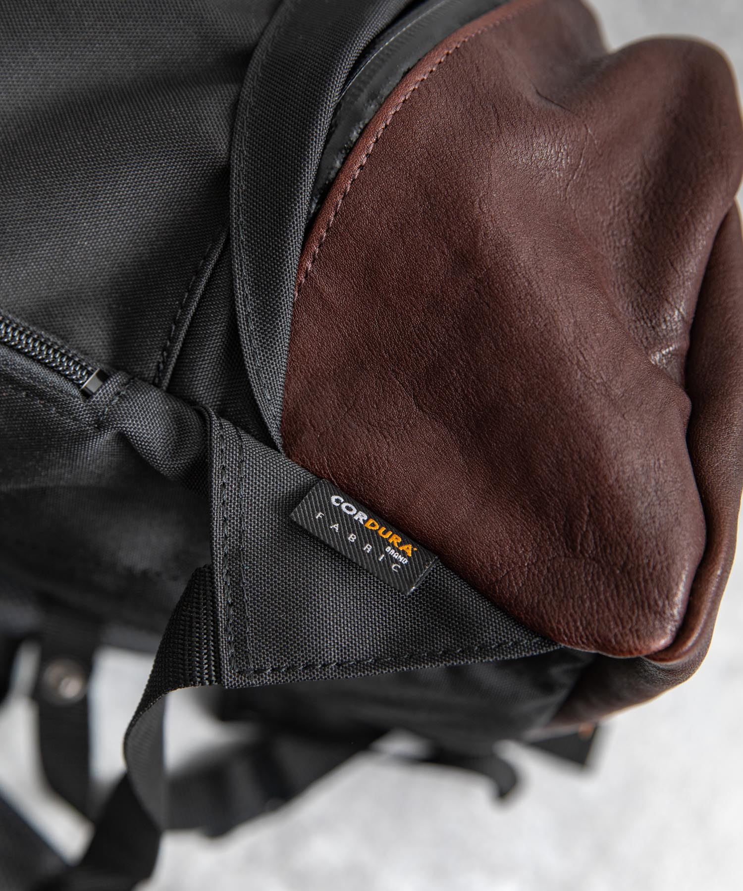 ロッキーモンロー Rocky Monroe リュック バックパック メンズ バッグ 鞄 大容量 本革 牛革 レザー コーデュラ610P ロールトップ カジュアル アウトドア 旅行 通勤 通学 日本製 国産 (ブラック) ブラック