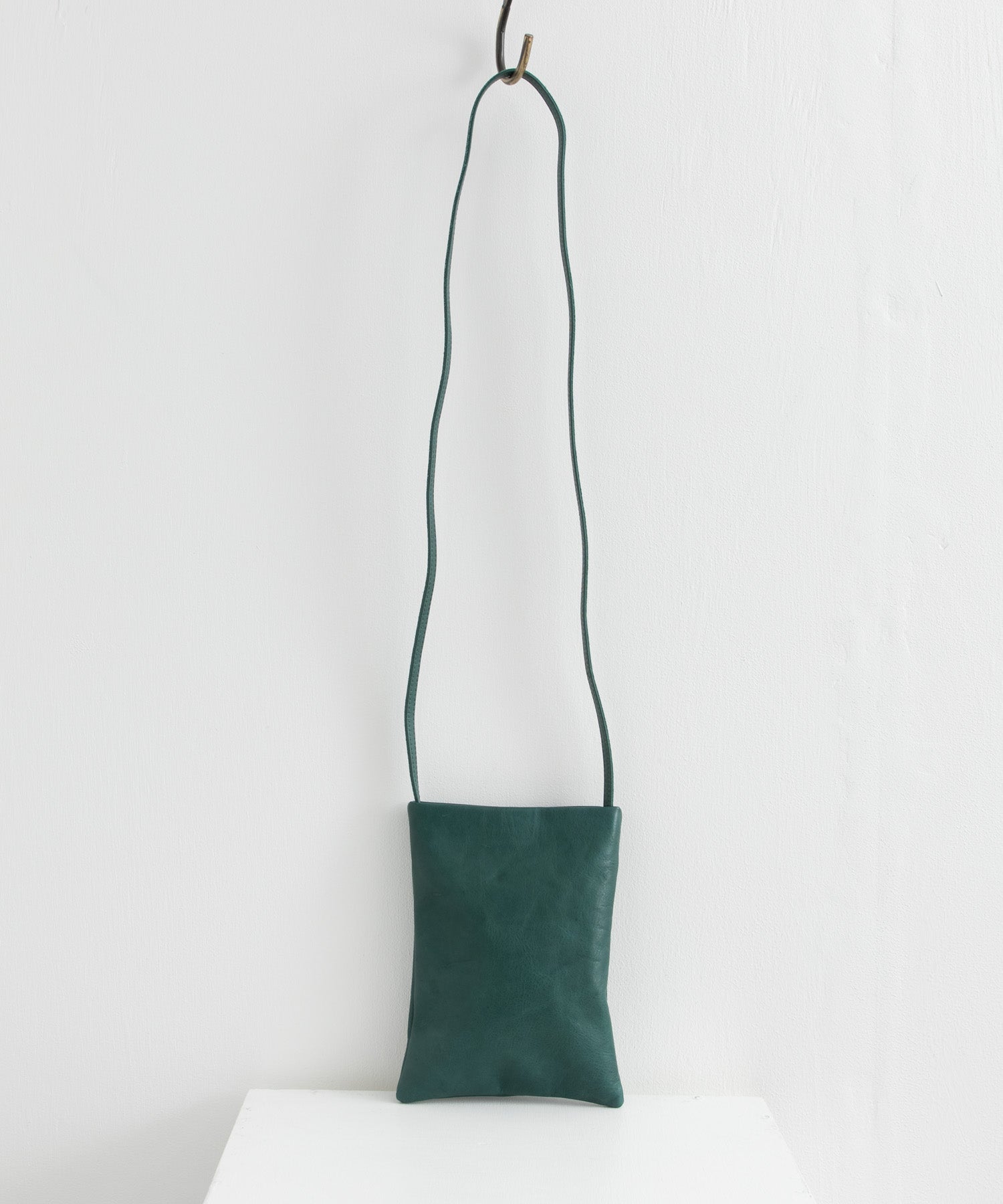 ロッキーモンロー Rocky Monroe ショルダーバッグ メンズ レディース レザー 馬革 日本製 サコッシュ 斜め掛け 肩がけ 首かけ ギフト プレゼント 父の日 誕生日 彼氏 本革 国産 カジュア (ダークグリーン) ダークグリーン