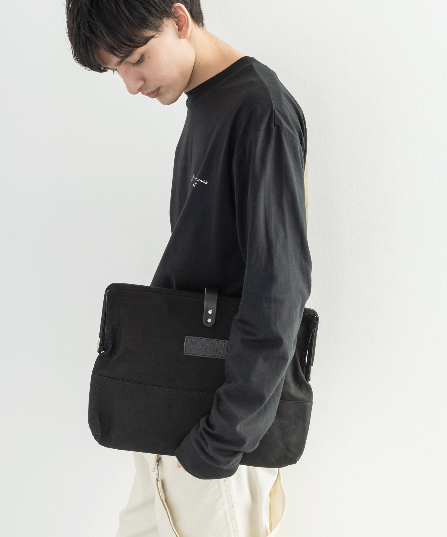 ロッキーモンロー Rocky Monroe クラッチバッグ メンズ レディース 鞄 口枠 日本製 国産 カジュアル シンプル キャンバス 綿 コットン 収納力抜群 散歩 PC タブレット がま口 Butl (ネイビー×キナリ) ネイビー×キナリ