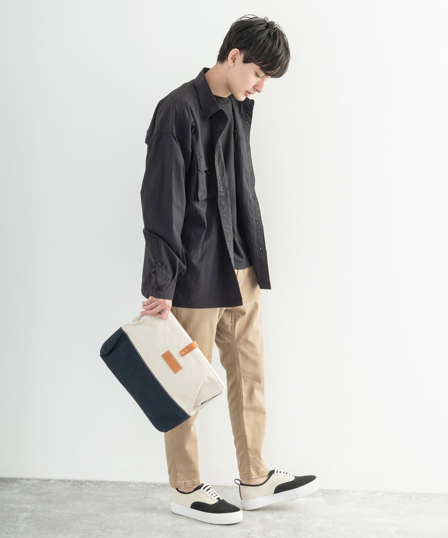 ロッキーモンロー Rocky Monroe クラッチバッグ メンズ レディース 鞄 口枠 日本製 国産 カジュアル シンプル キャンバス 綿 コットン 収納力抜群 散歩 PC タブレット がま口 Butl (ネイビー×キナリ) ネイビー×キナリ