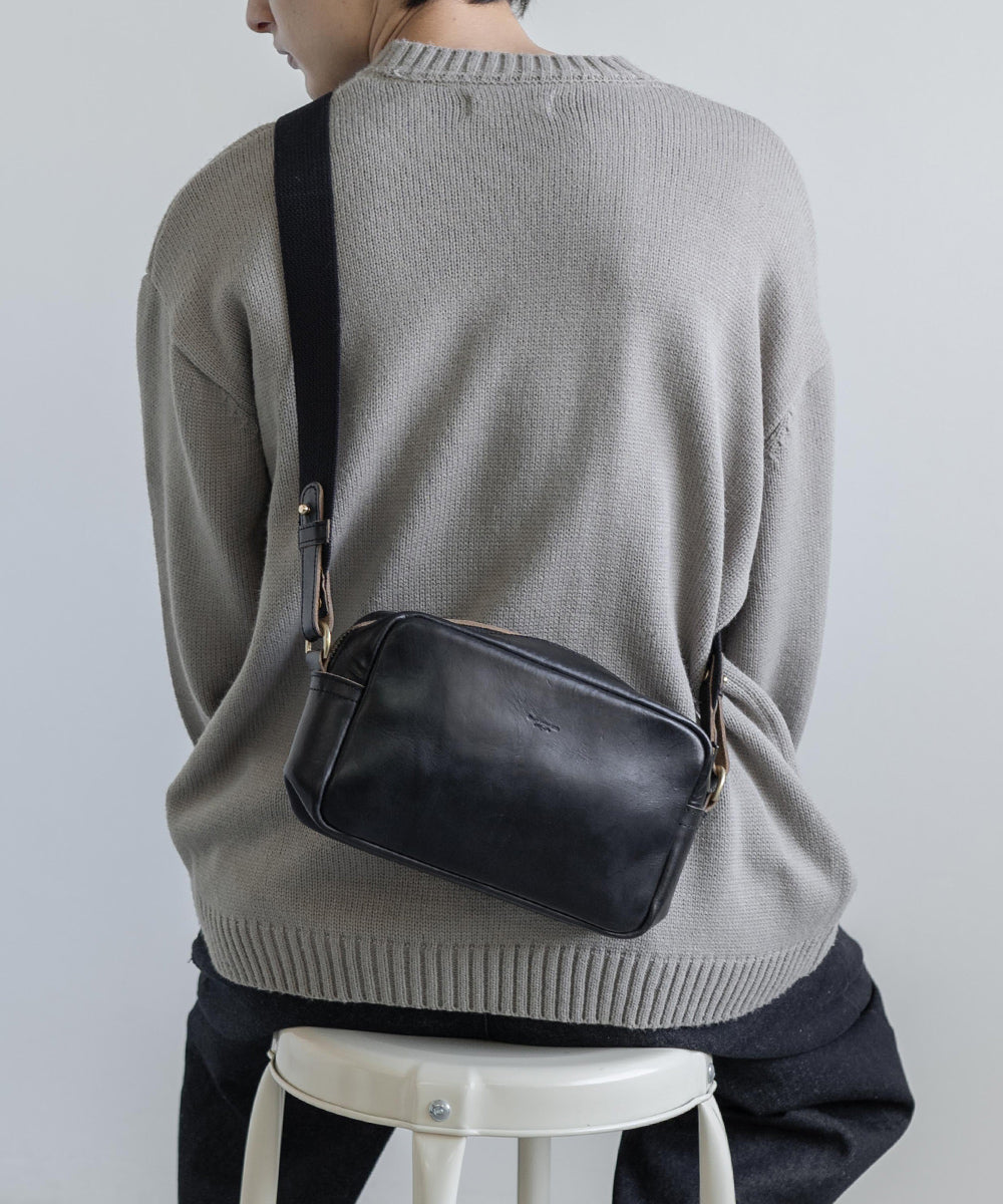ロッキーモンロー Rocky Monroe ショルダーバッグ メンズ 本革 ヌメ革 栃木レザー HORWEEN 斜めがけ 鞄 ミニ ボディバッグ 2WAY ポーチ クラッチ ワンショルダー スクエア 軽量,ブラック