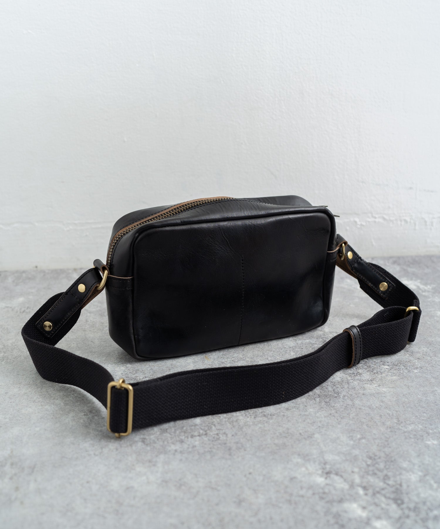 ロッキーモンロー Rocky Monroe ショルダーバッグ メンズ 本革 ヌメ革 栃木レザー HORWEEN 斜めがけ 鞄 ミニ ボディバッグ 2WAY ポーチ クラッチ ワンショルダー スクエア 軽量