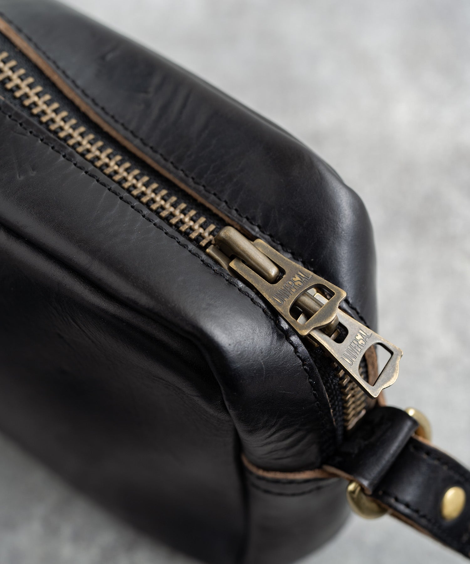 ロッキーモンロー Rocky Monroe ショルダーバッグ メンズ 本革 ヌメ革 栃木レザー HORWEEN 斜めがけ 鞄 ミニ ボディバッグ 2WAY ポーチ クラッチ ワンショルダー スクエア 軽量