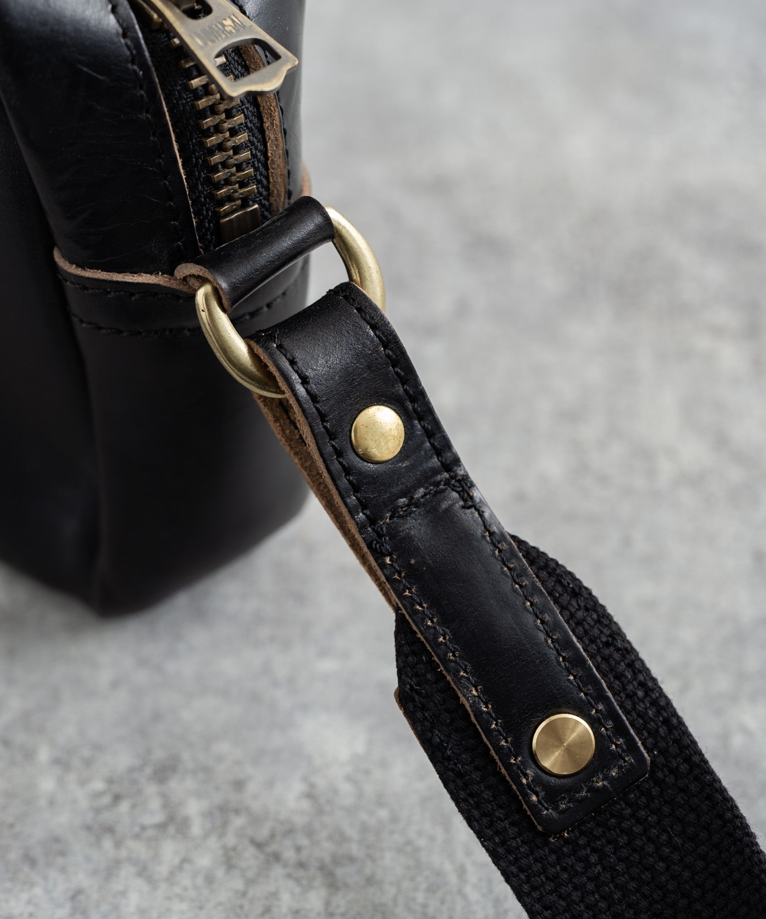 ロッキーモンロー Rocky Monroe ショルダーバッグ メンズ 本革 ヌメ革 栃木レザー HORWEEN 斜めがけ 鞄 ミニ ボディバッグ 2WAY ポーチ クラッチ ワンショルダー スクエア 軽量