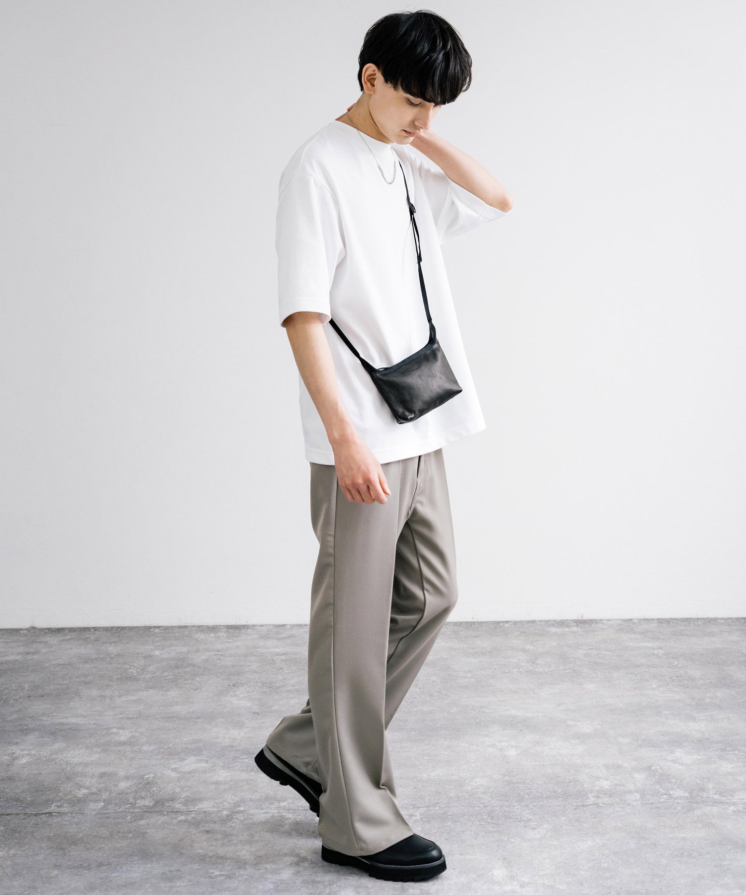 Rocky Monroe Shoulder Bag Pouch for Men and Women, Horse Leather, Compact, Outing, Leisure, Present, Gift, Crossbody, Shoulder Carry, Simple, Day