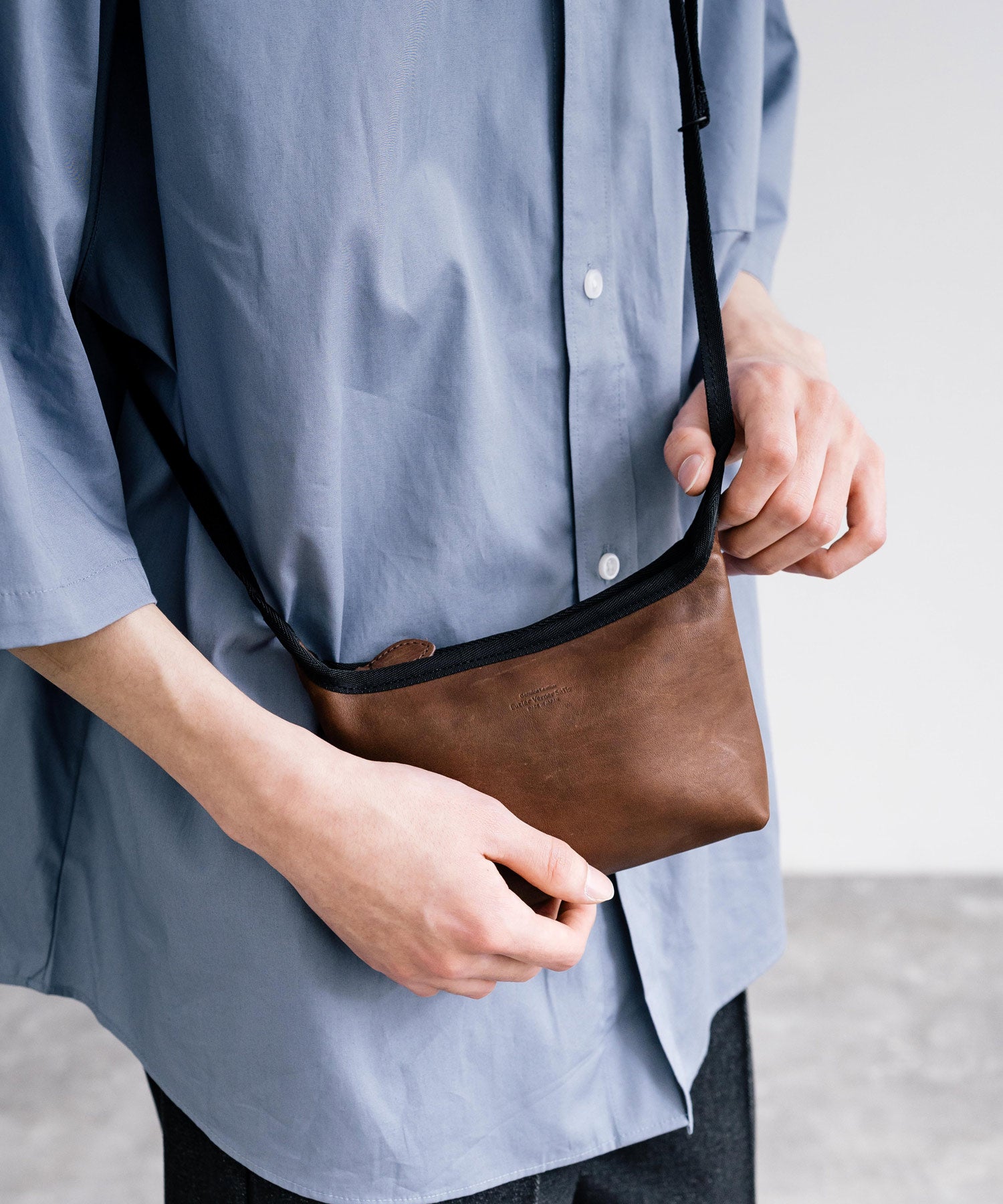 Rocky Monroe Shoulder Bag Pouch for Men and Women, Horse Leather, Compact, Outing, Leisure, Present, Gift, Crossbody, Shoulder Carry, Simple, Day