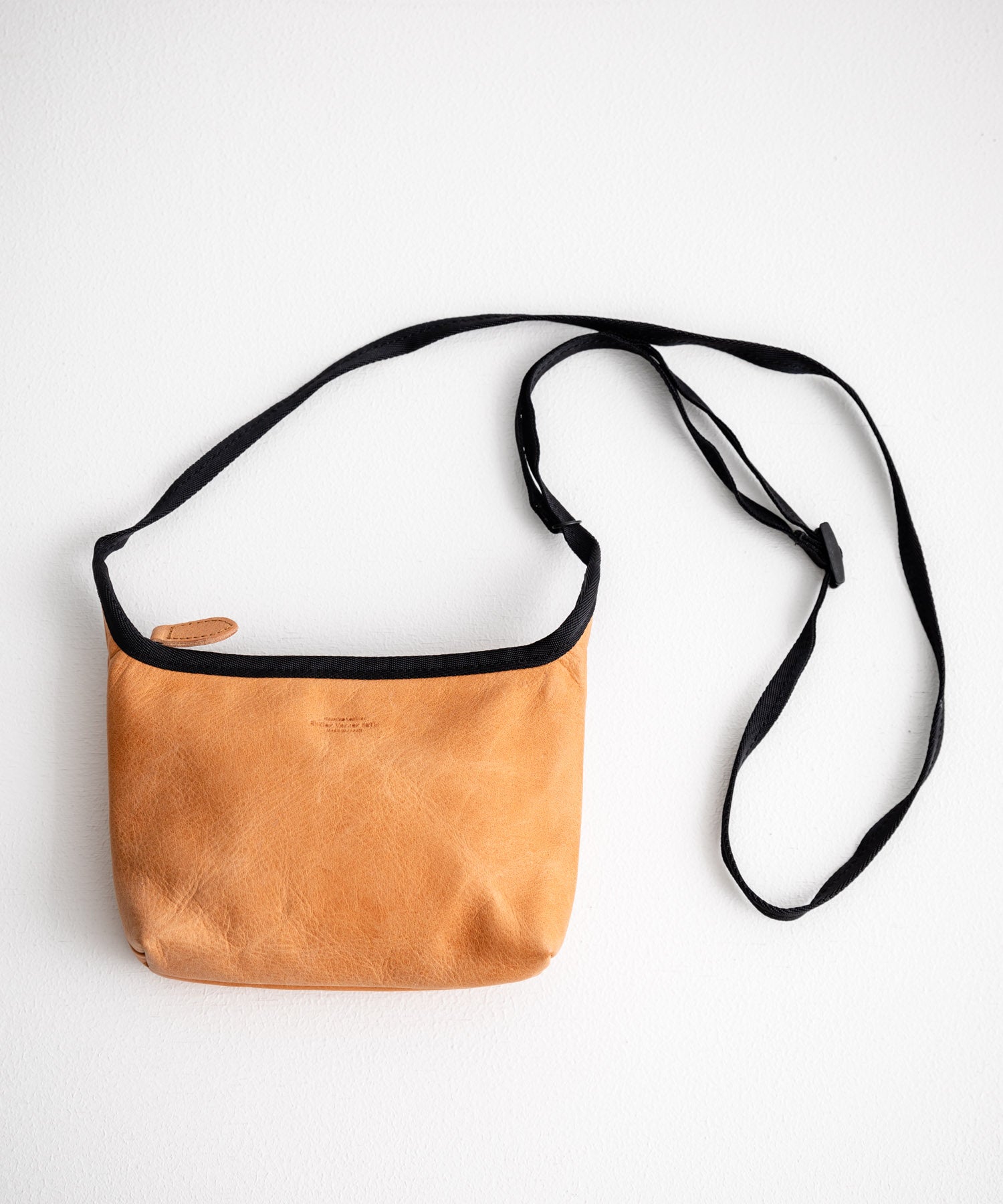 Rocky Monroe Shoulder Bag Pouch for Men and Women, Horse Leather, Compact, Outing, Leisure, Present, Gift, Crossbody, Shoulder Carry, Simple, Day