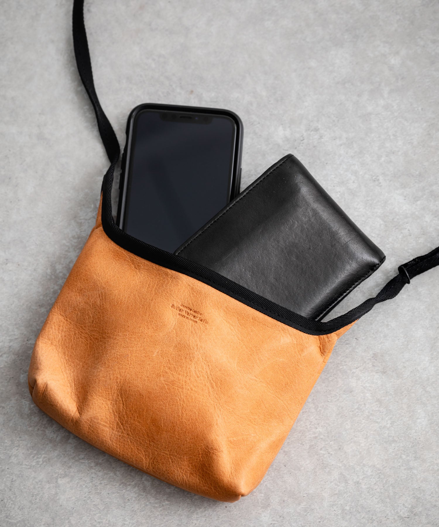 Rocky Monroe Shoulder Bag Pouch for Men and Women, Horse Leather, Compact, Outing, Leisure, Present, Gift, Crossbody, Shoulder Carry, Simple, Day