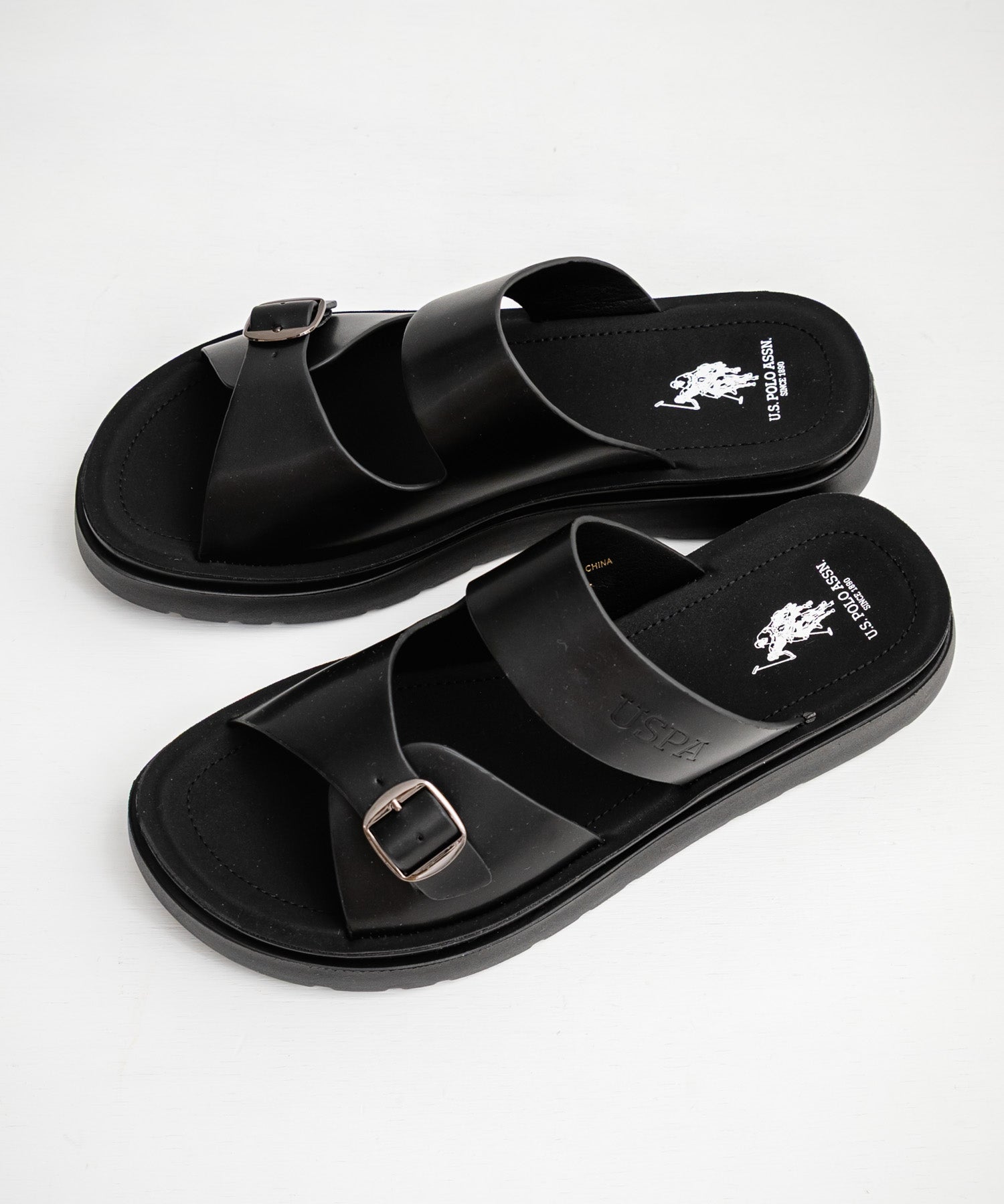 ロッキーモンロー Rocky Monroe バックルサンダル メンズ 靴 フラット フェイクレザー PU 合成皮革 ワンベルト シンプル ロゴ お洒落 U.S. POLO ASSN. 14692 (ブラック) ブラック