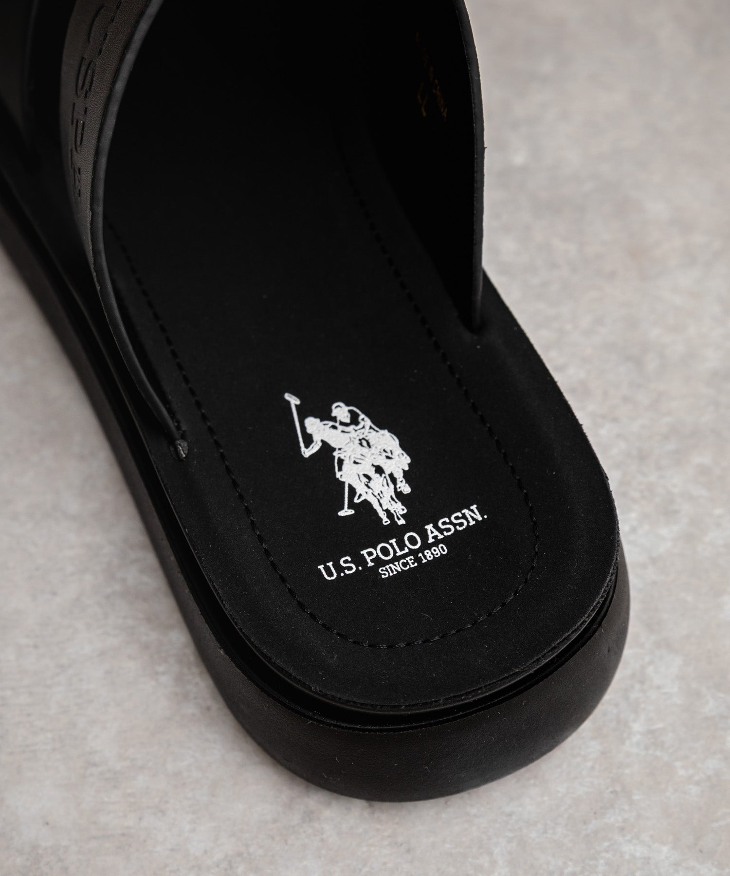 ロッキーモンロー Rocky Monroe バックルサンダル メンズ 靴 フラット フェイクレザー PU 合成皮革 ワンベルト シンプル ロゴ お洒落 U.S. POLO ASSN. 14692 (ブラック) ブラック