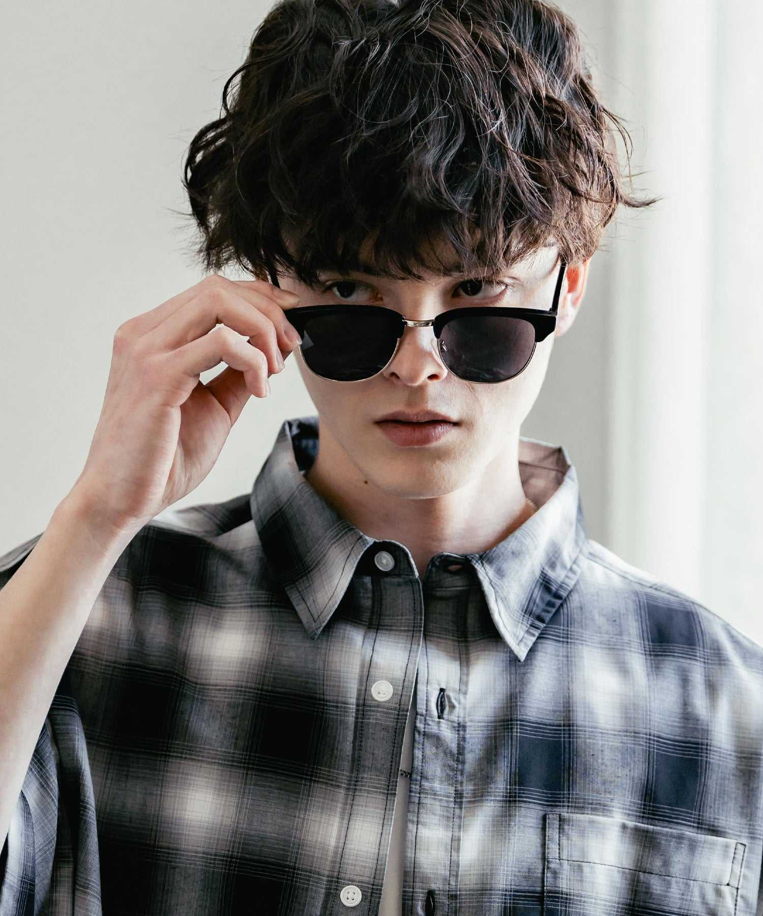 ロッキーモンロー Rocky Monroe サングラス カラーレンズ メンズ 伊達メガネ ウェリントン スクエア サーモント ハーフリム UVカット 紫外線対策 アイウェア 巾着ケース付き 14466 (A4.ブラックゴールド×クリア) A4.ブラックゴールド×クリア