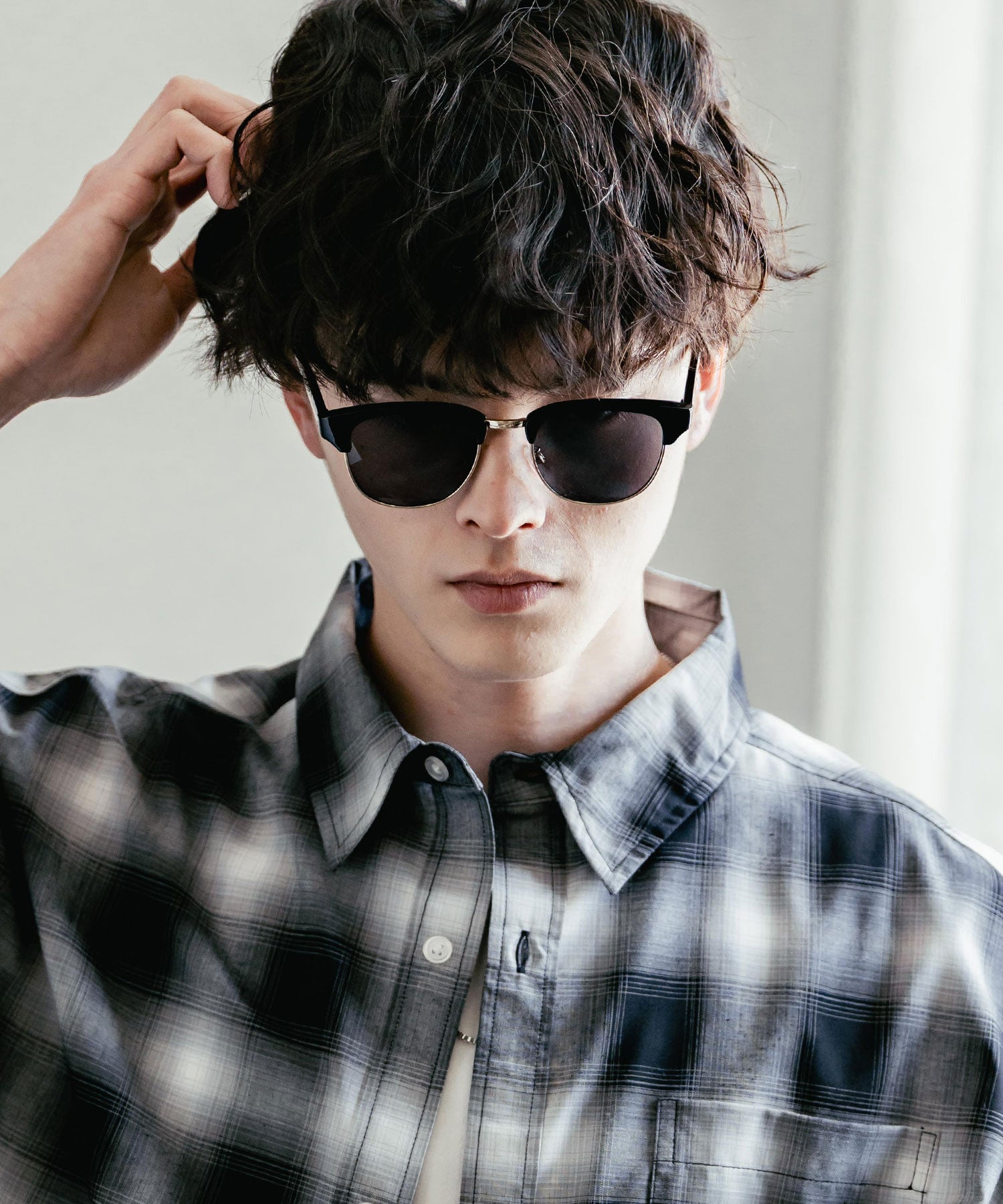 ロッキーモンロー Rocky Monroe サングラス カラーレンズ メンズ 伊達メガネ ウェリントン スクエア サーモント ハーフリム UVカット 紫外線対策 アイウェア 巾着ケース付き 14466 (A1.ブラックゴールド×スモーク) A1.ブラックゴールド×スモーク