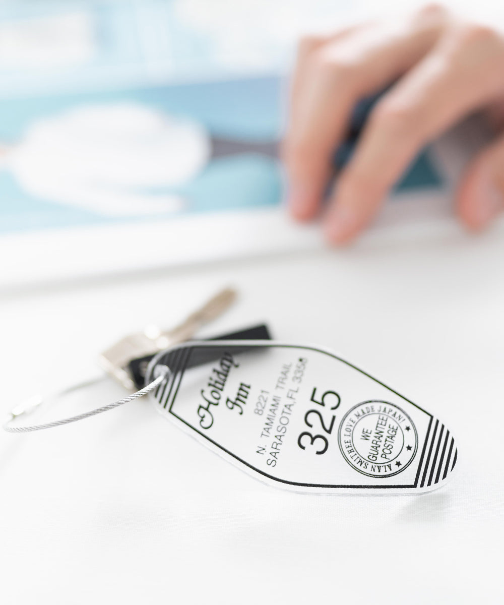 ロッキーモンロー Rocky Monroe キーホルダー メンズ キーチェーン キーチャーム キーリング アクリル アメリカ ホテル モーテル ルームキー 鍵 カギ レトロ アメカジ アクセサリー プレゼ (クリア×ブラック) クリア×ブラック