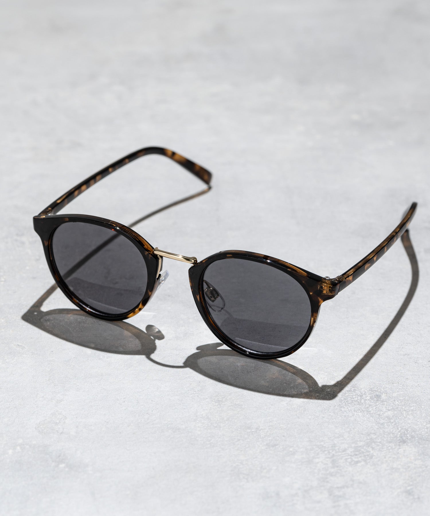 ロッキーモンロー Rocky Monroe サングラス カラーレンズ メンズ レディース 伊達メガネ 丸眼鏡 丸型 コンビボストン UVカット 紫外線対策 薄い色 色付き スモーク グレー クリア 黒縁