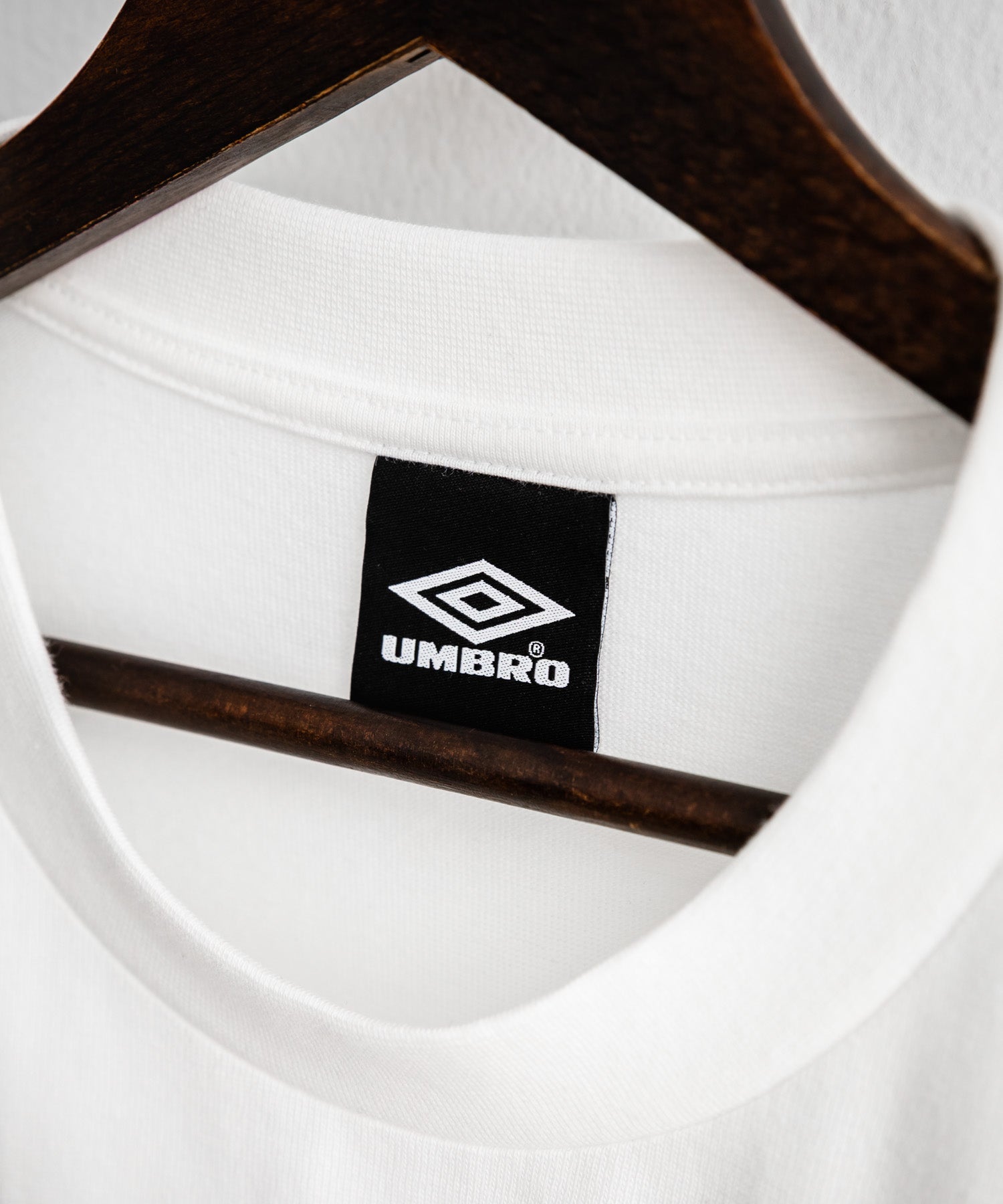 ロッキーモンロー Rocky Monroe UMBRO アンブロ Tシャツ 半袖 メンズ レディース カットソー フットボールT サイドライン オーバーサイズ ロゴ刺繍 別注コラボ 14470 (ホワイト) ホワイト