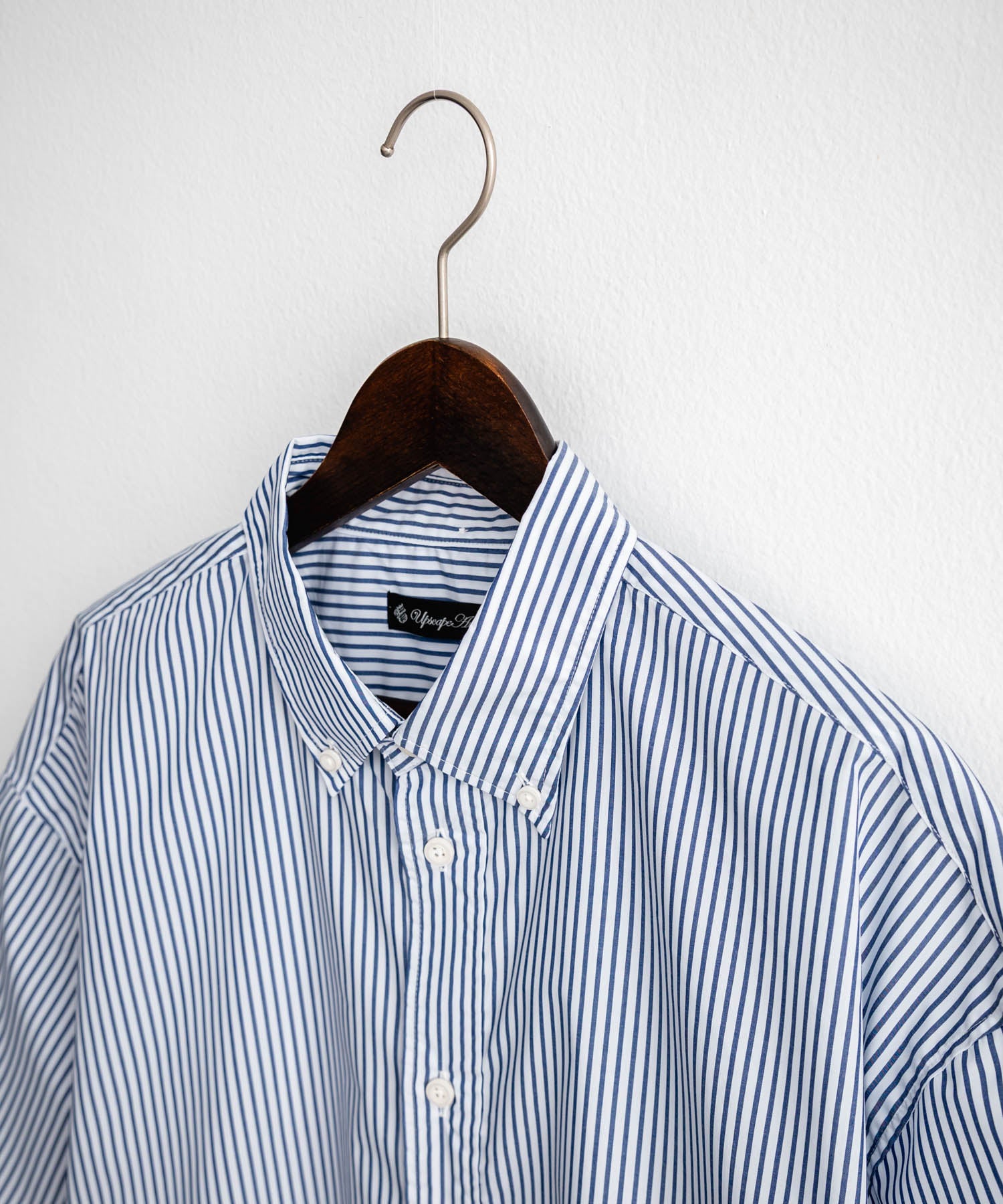 ロッキーモンロー Rocky Monroe 接触冷感 ストライプシャツ 半袖 メンズ ボタンダウン ボクシーAライン ルーズ UVカット日本製 Upscape Audience AUD6609 14696 (アイボリー) アイボリー